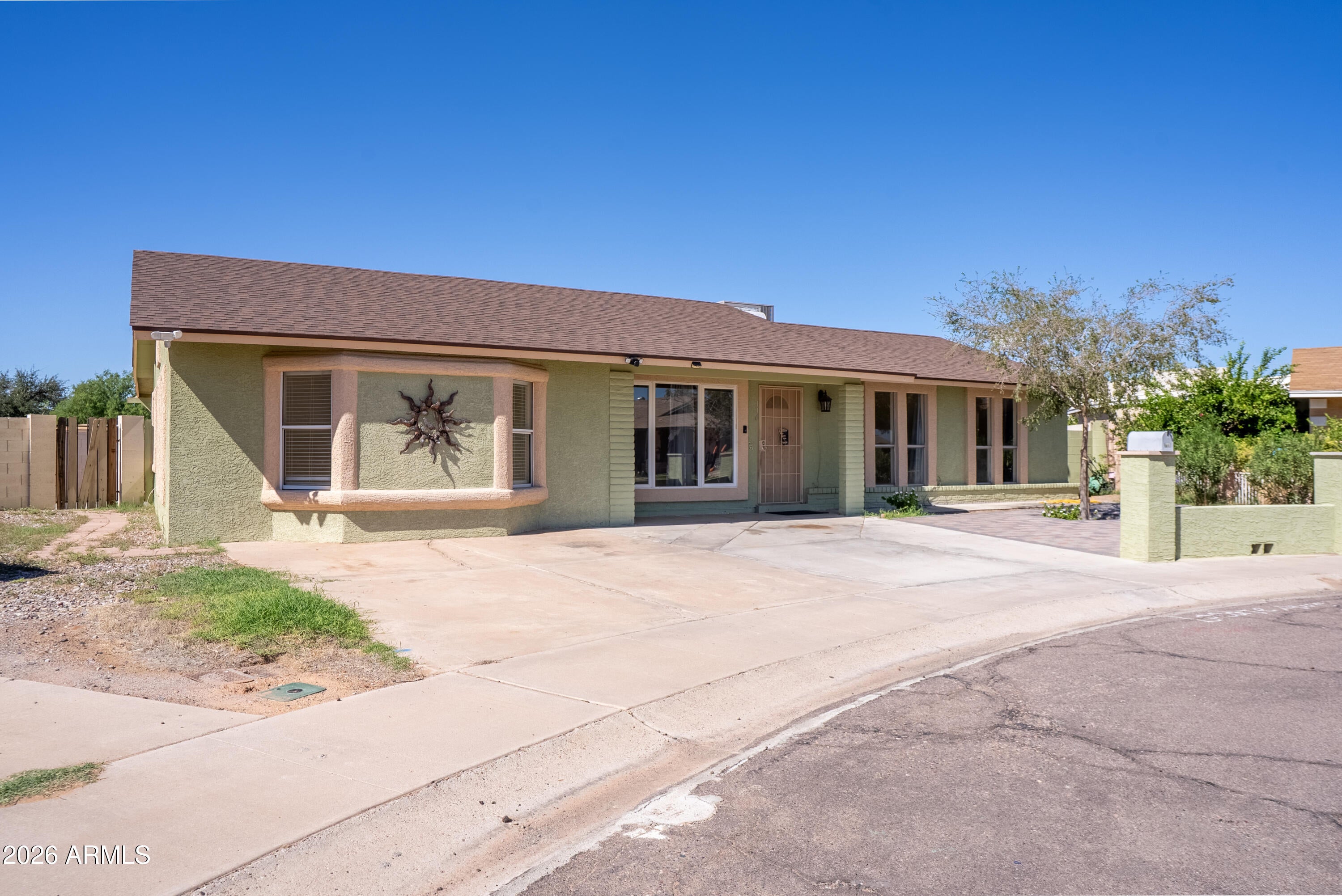 116 E SAGUARO Street