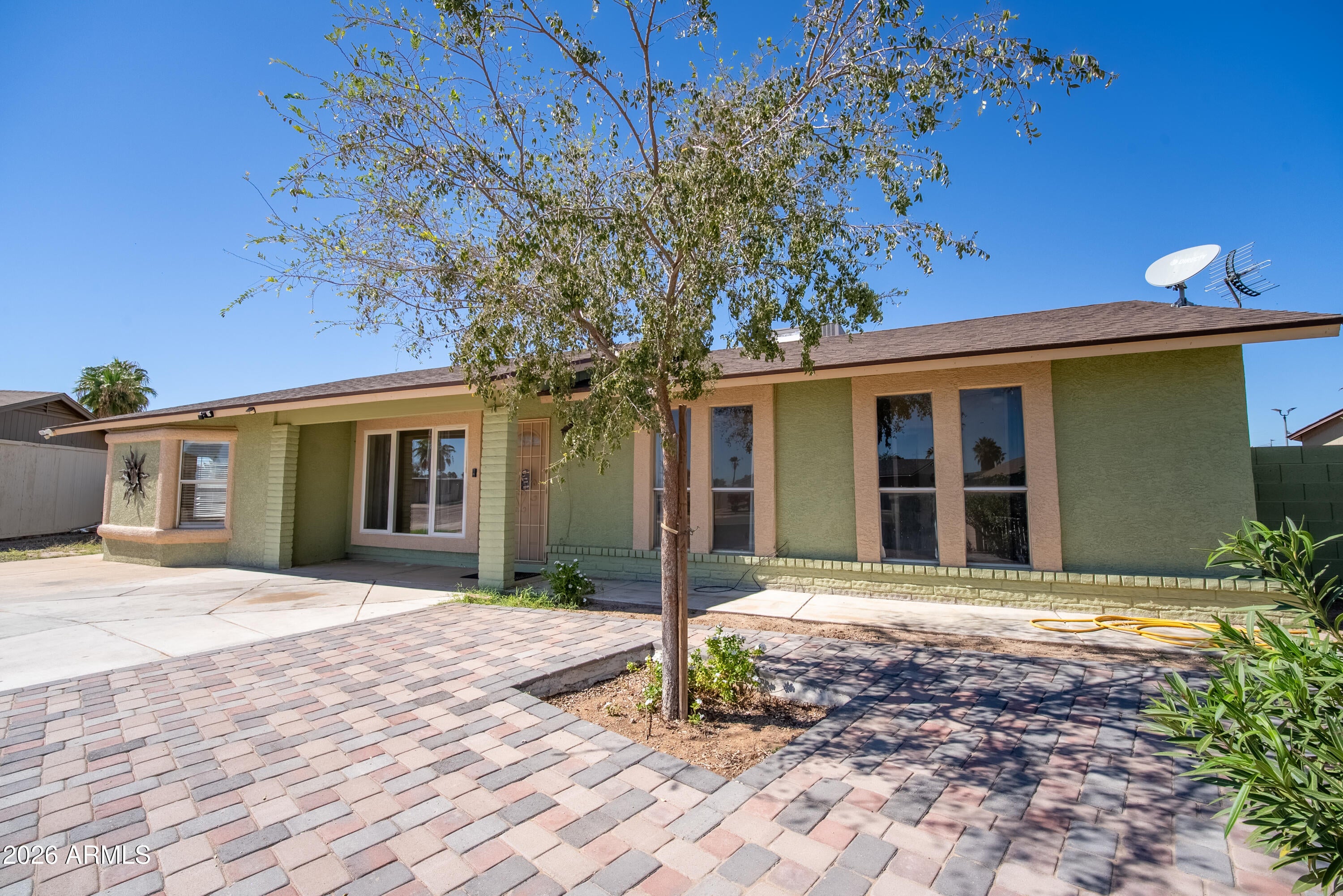 116 E SAGUARO Street