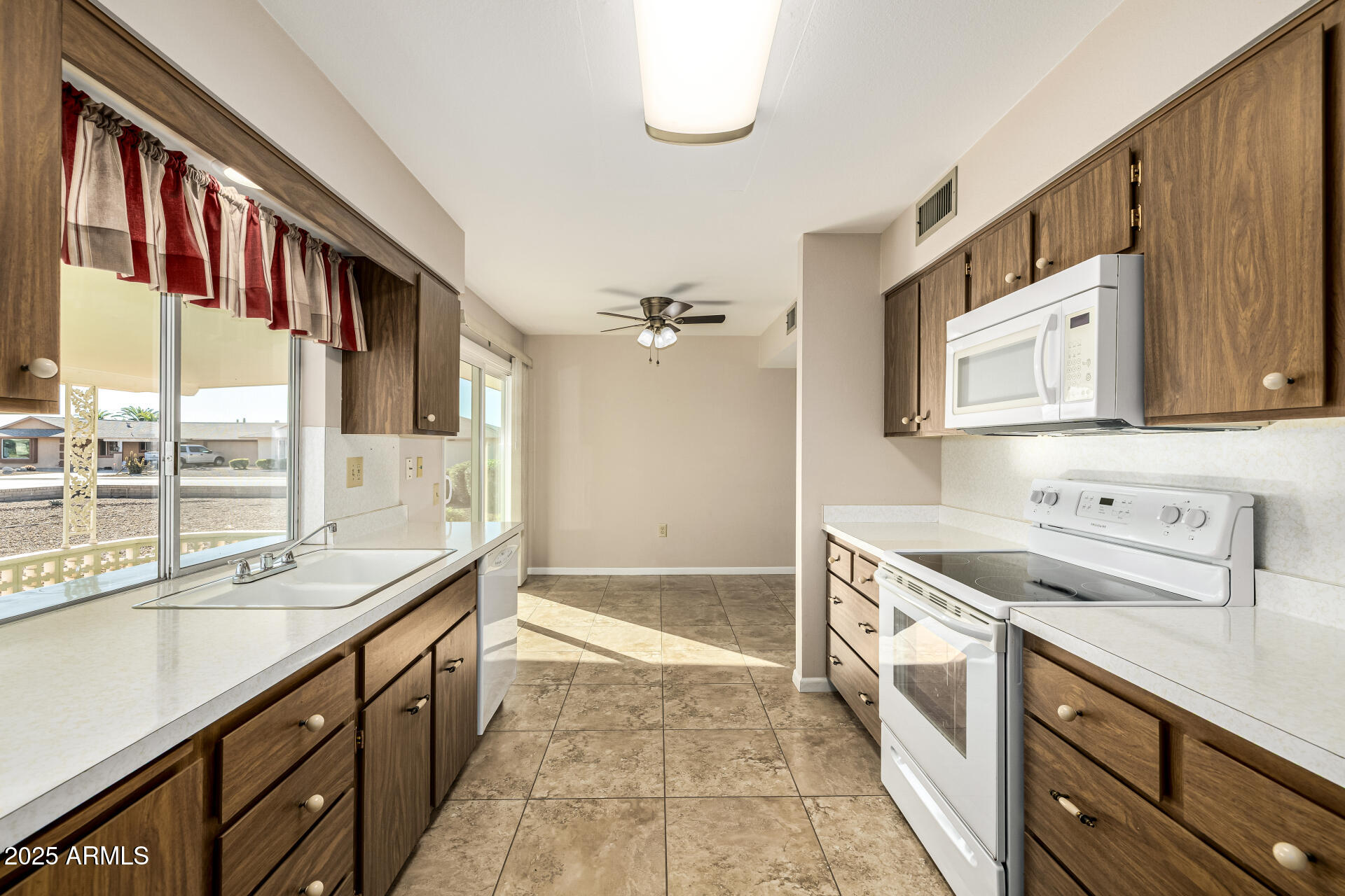 10461 W SUTTERS GOLD Lane