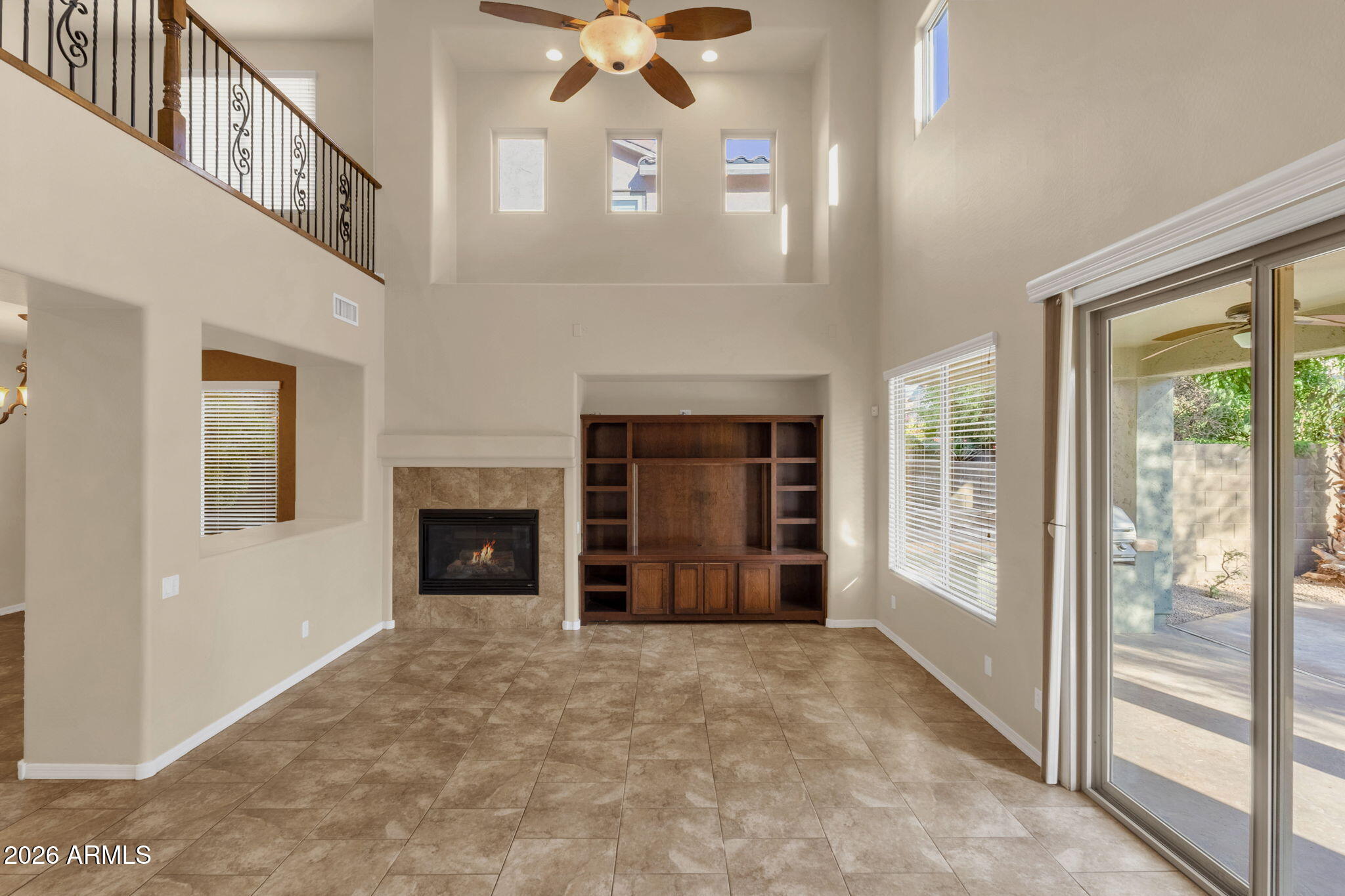 3927 E Waller Lane