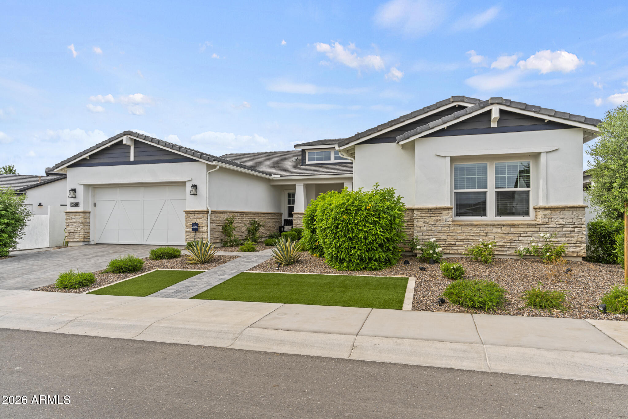 10702 N FOLSOM Street