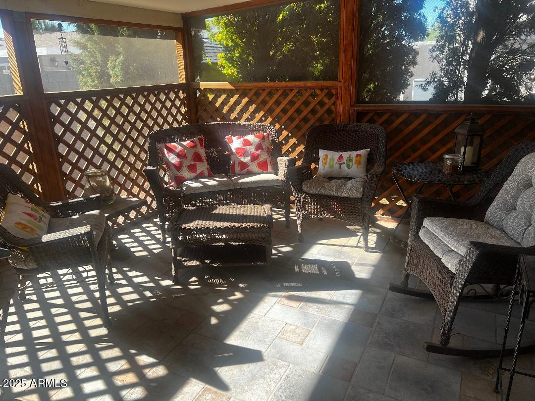 9009 E ELLASAR Avenue