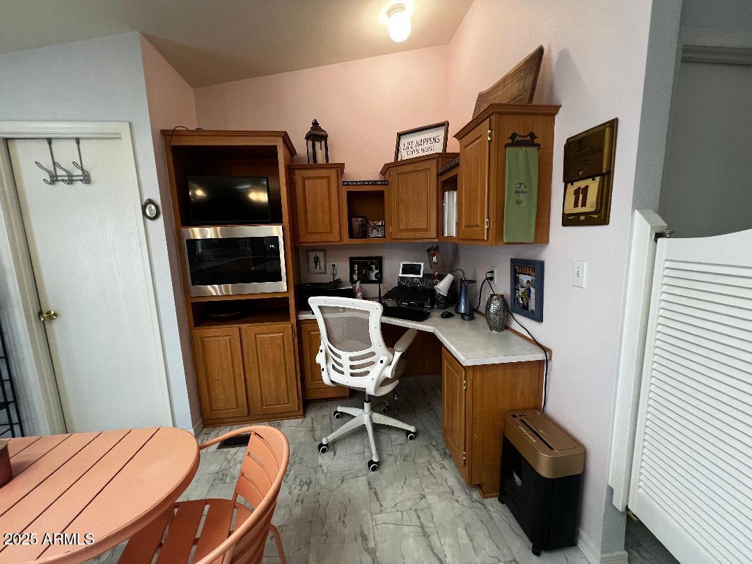 9009 E ELLASAR Avenue