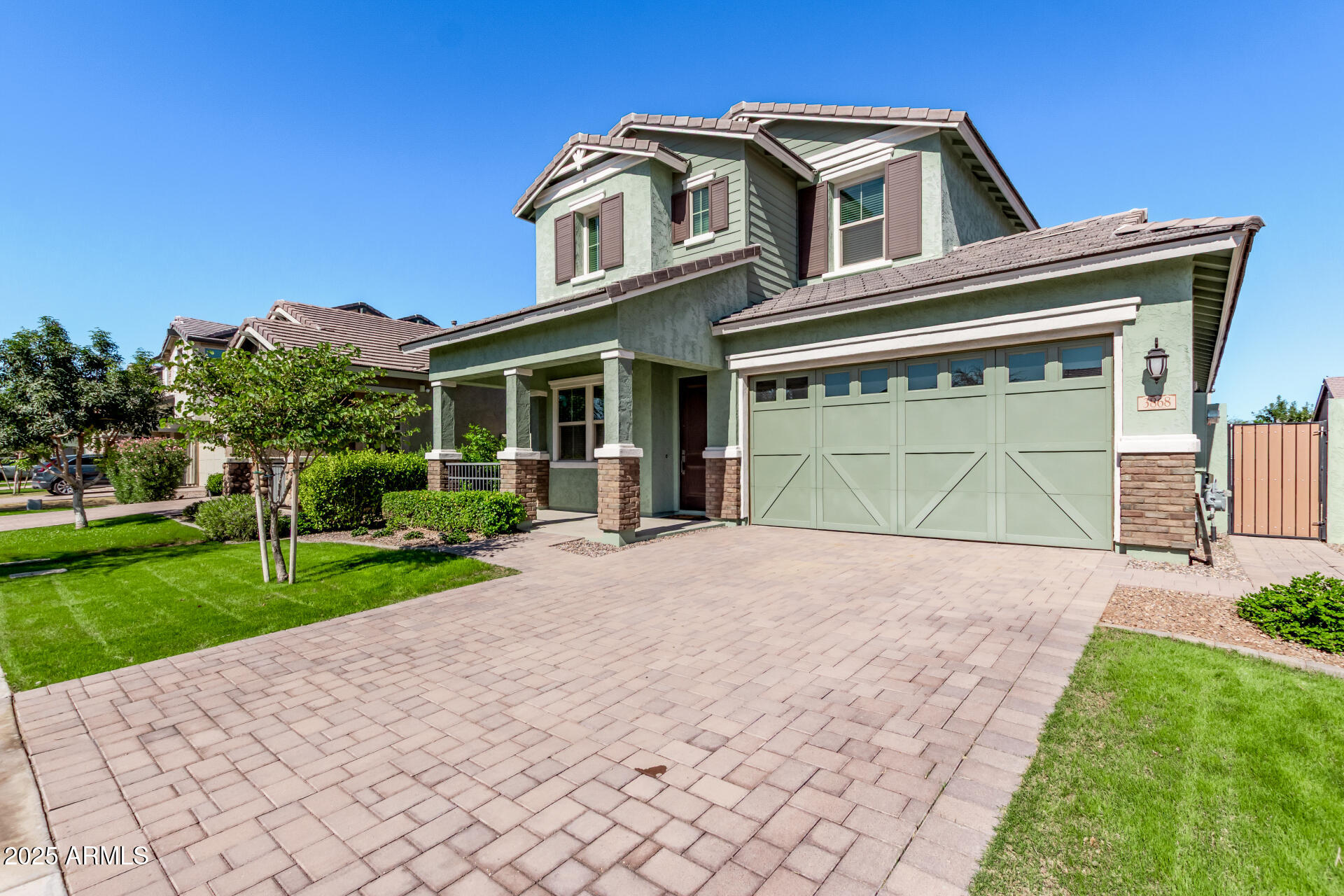 3868 E ARABIAN Drive