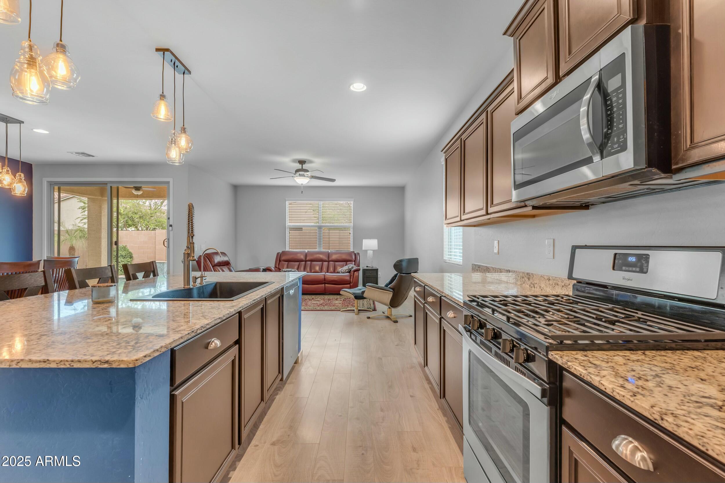 696 W GLEN CANYON Drive