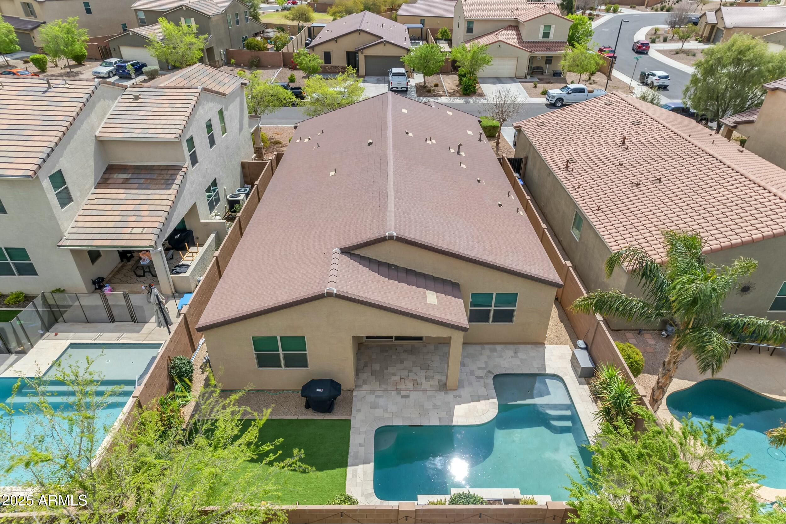 696 W GLEN CANYON Drive