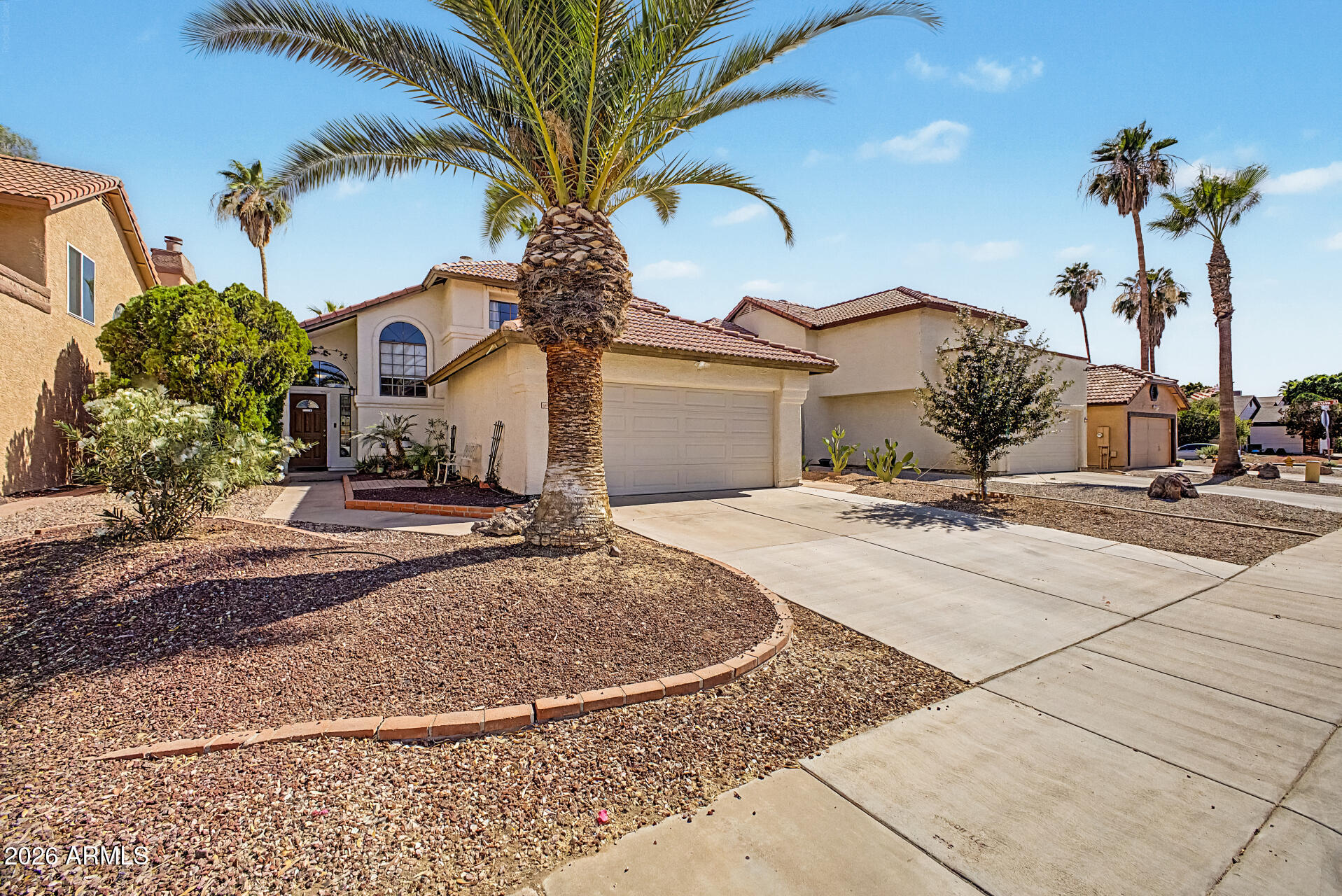 929 E MANOR Drive