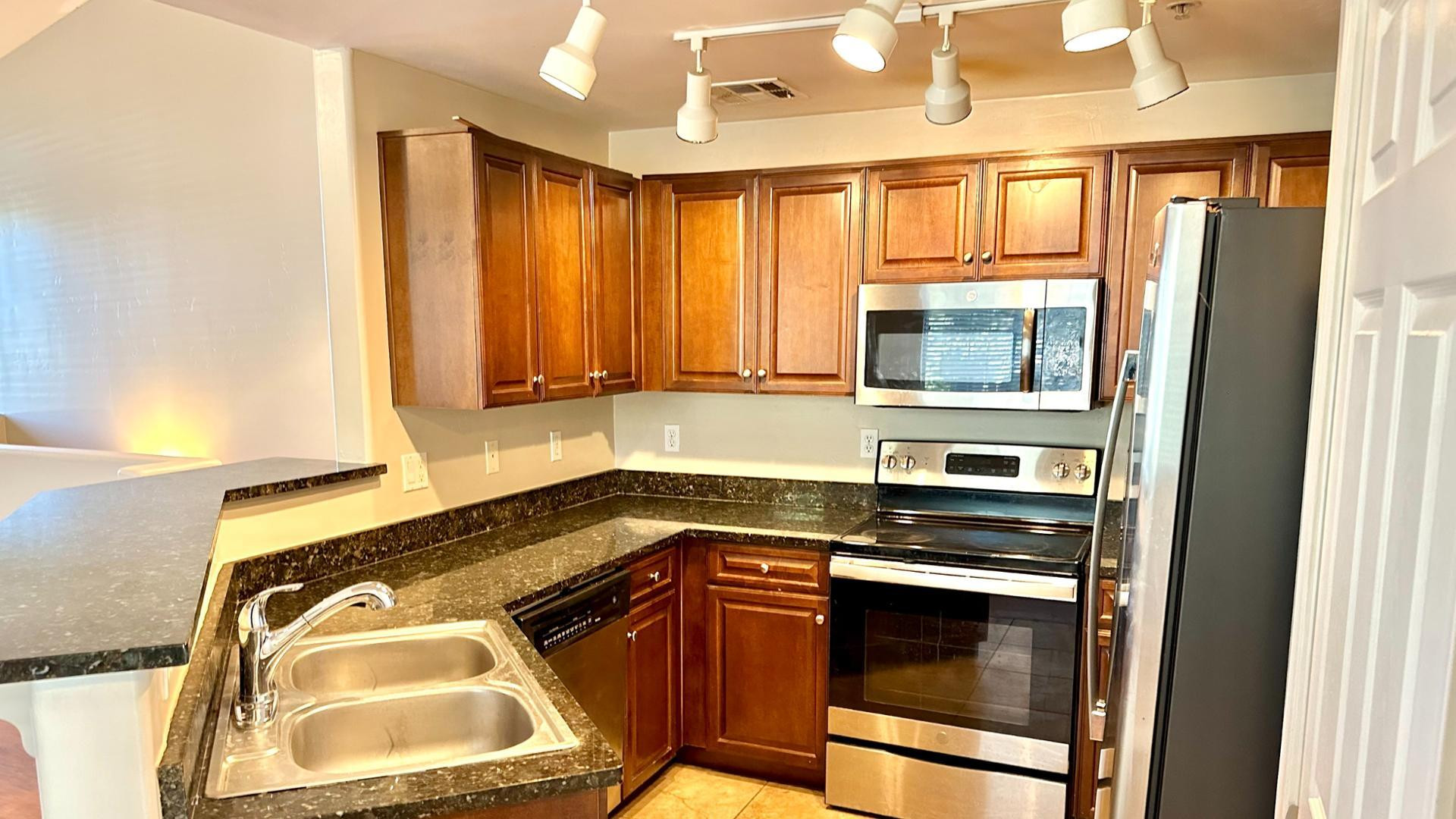 1920 E Bell Road 1043