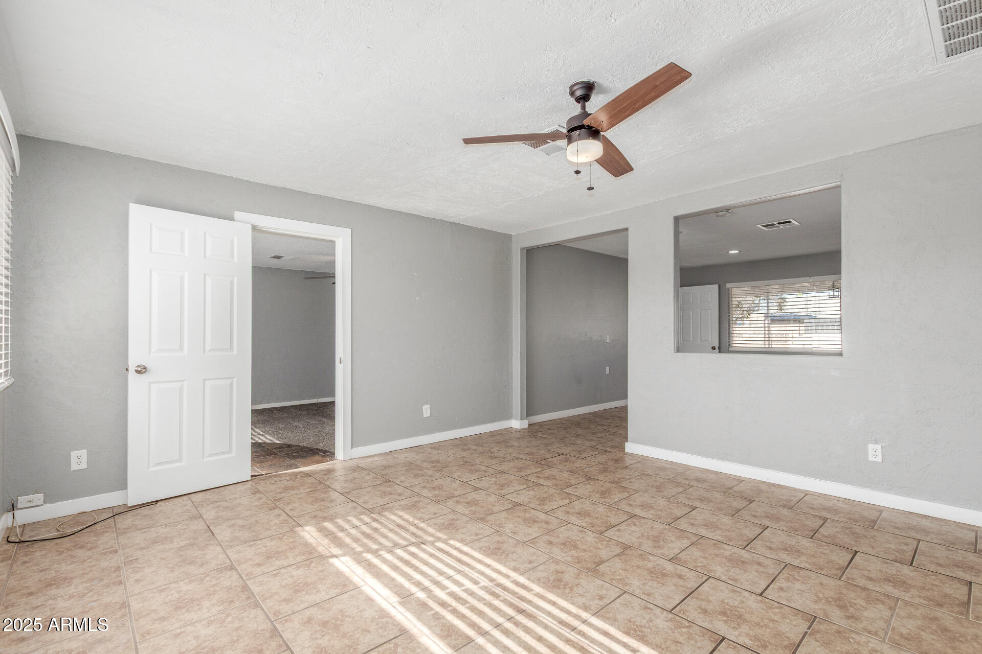 1298 E BARCELONA Avenue