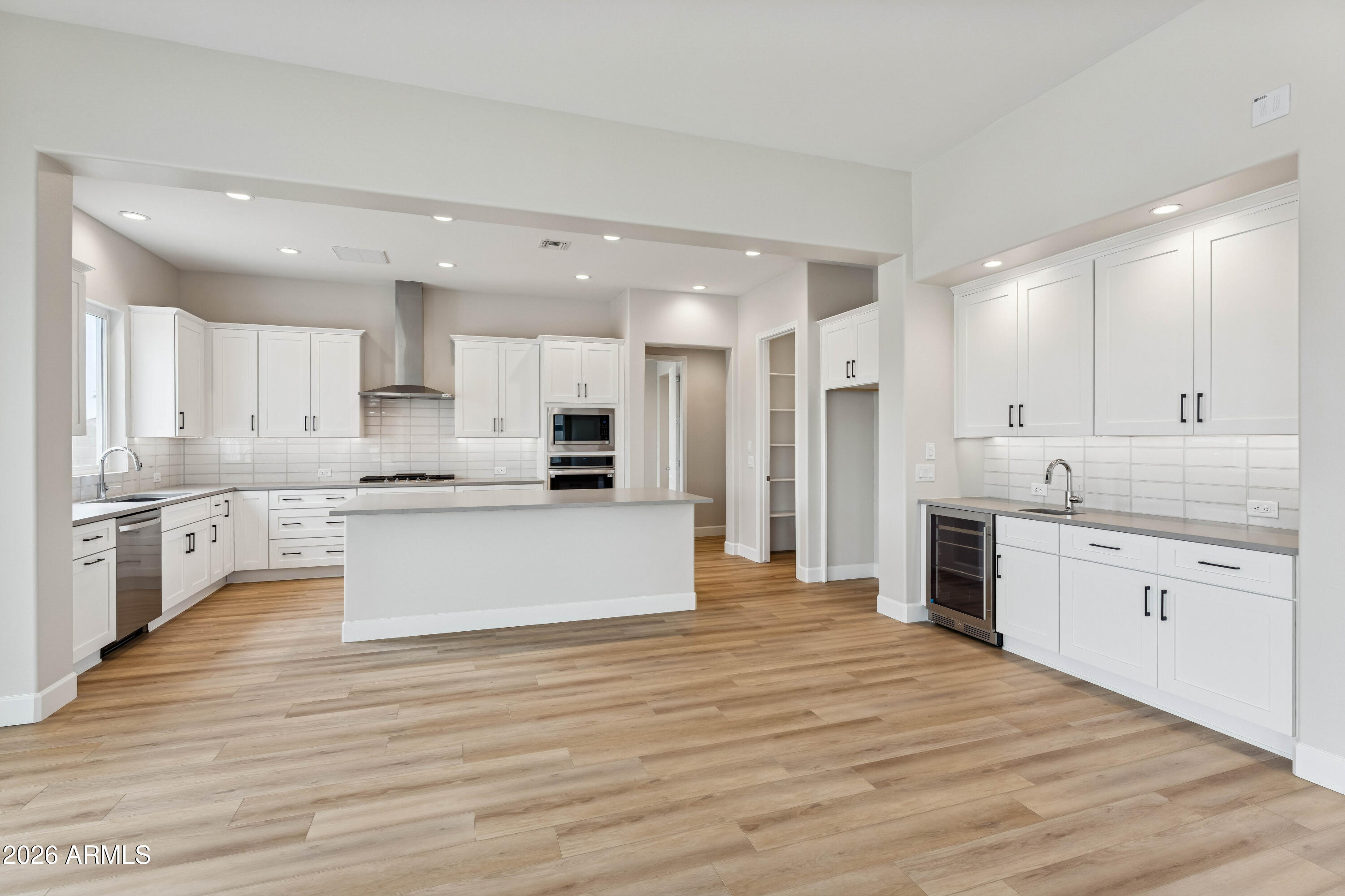 16679 W WHITTON Avenue