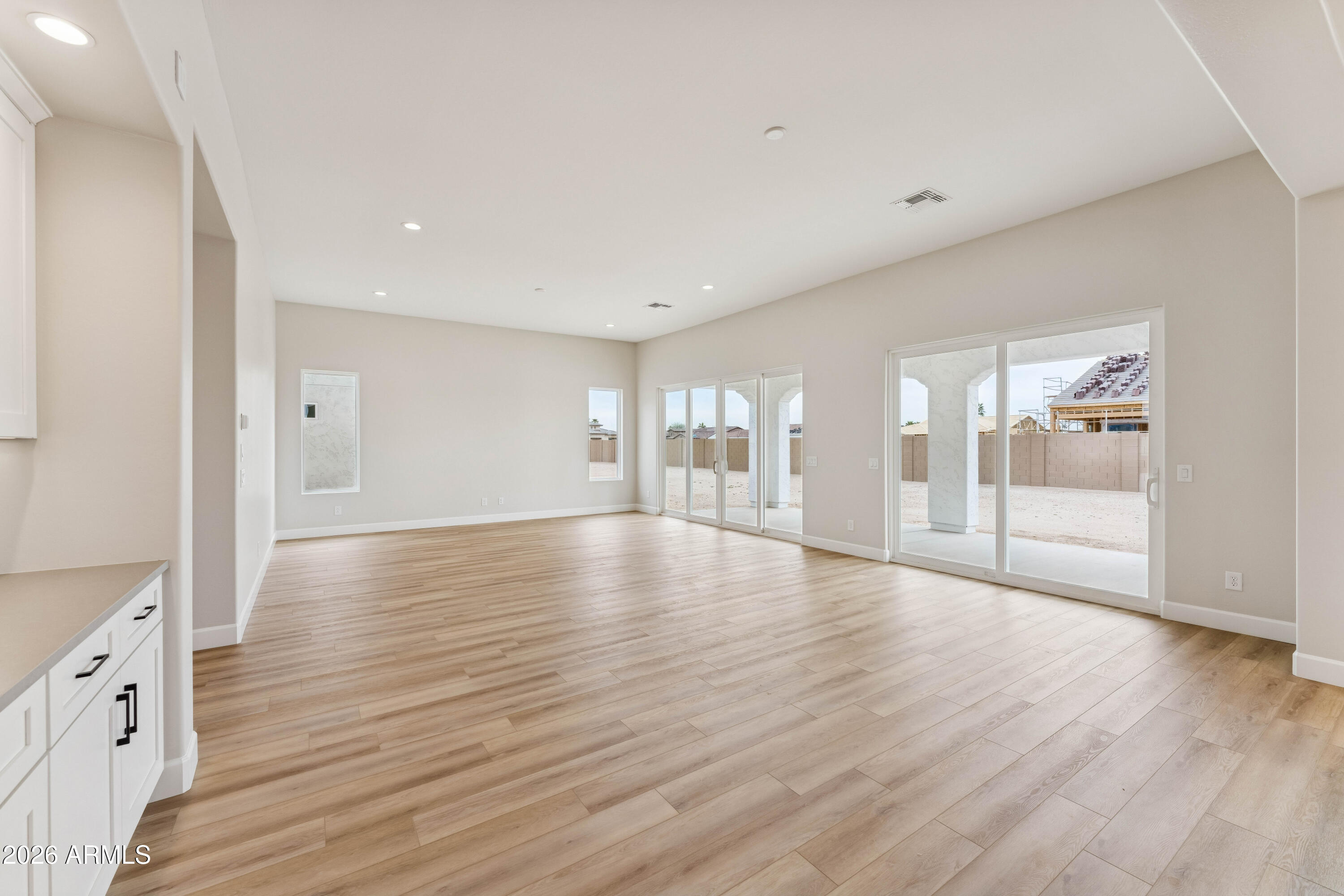 16679 W WHITTON Avenue