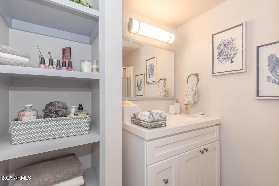 2936 E INDIAN SCHOOL Road ST