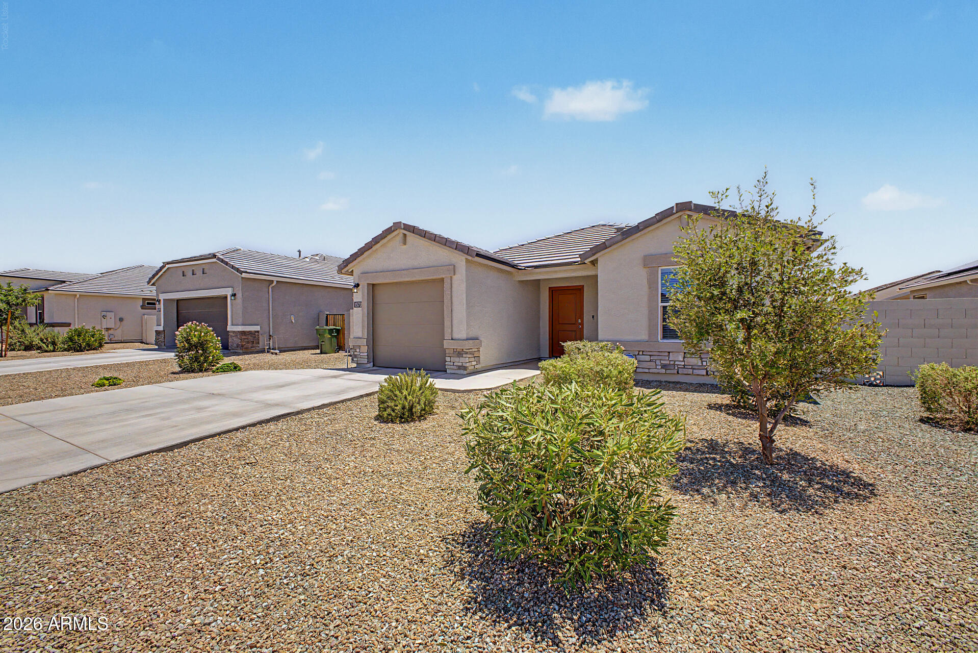 1573 E SQUIRE Drive