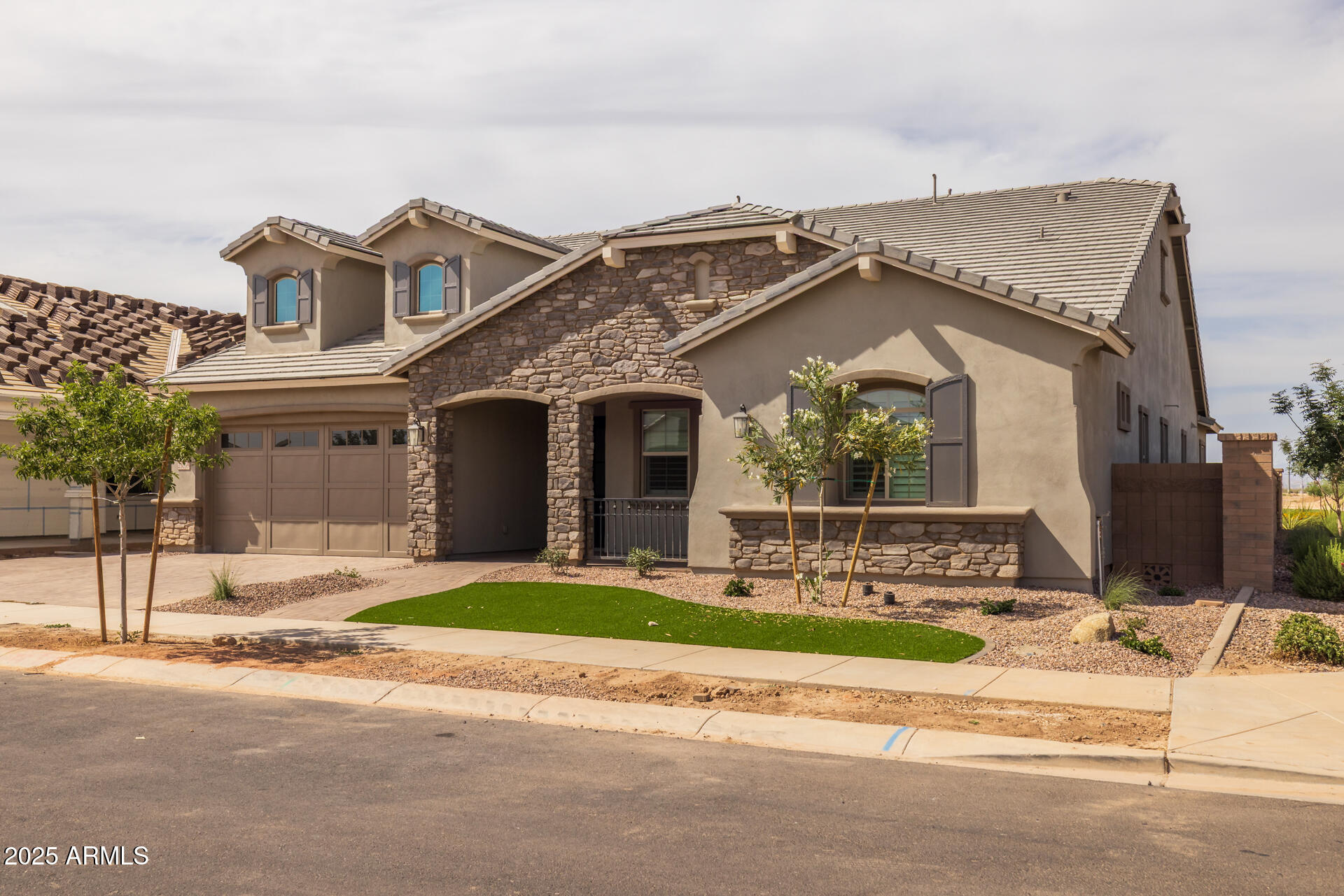 23036 E ORIOLE Way
