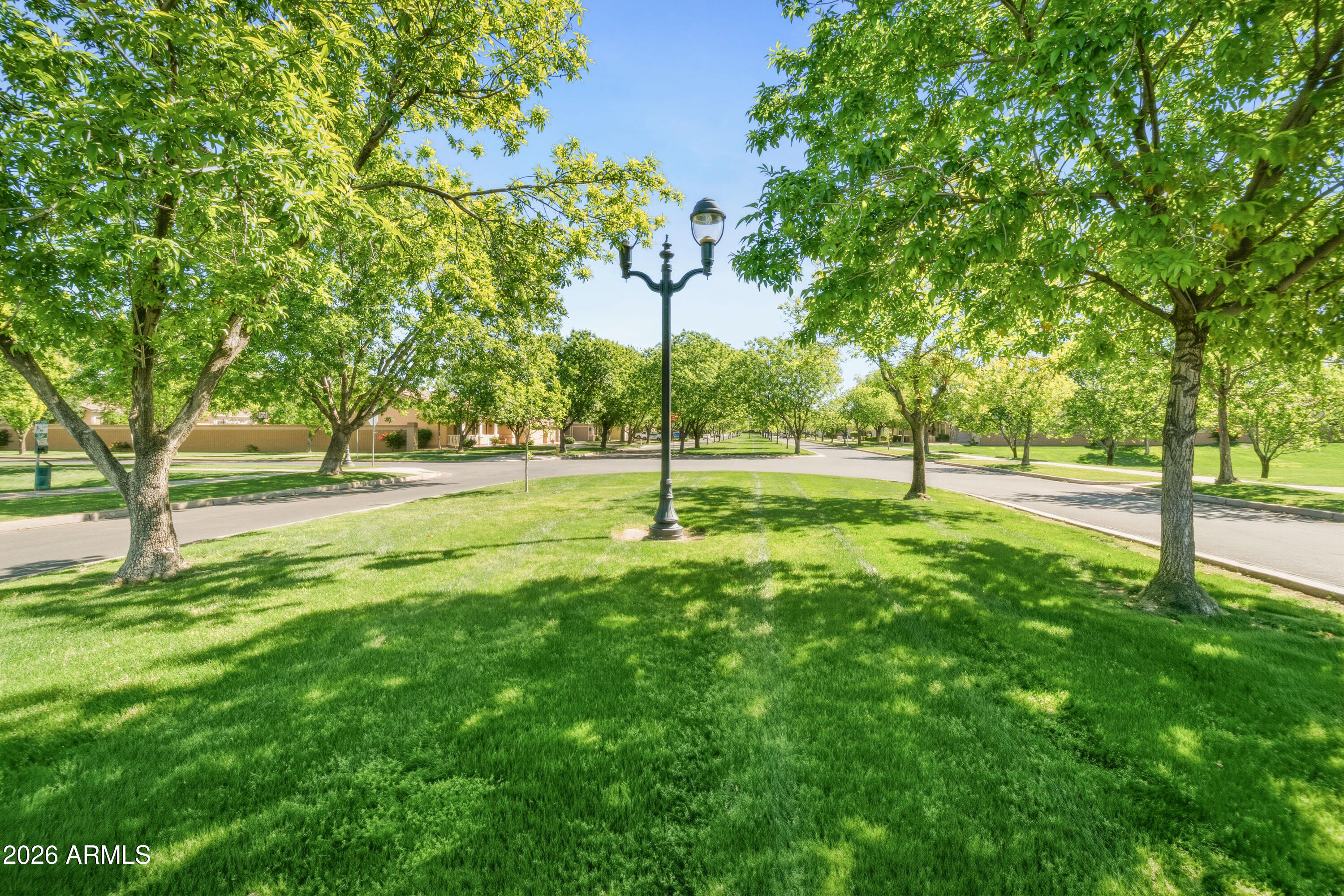 2935 E LEXINGTON Avenue