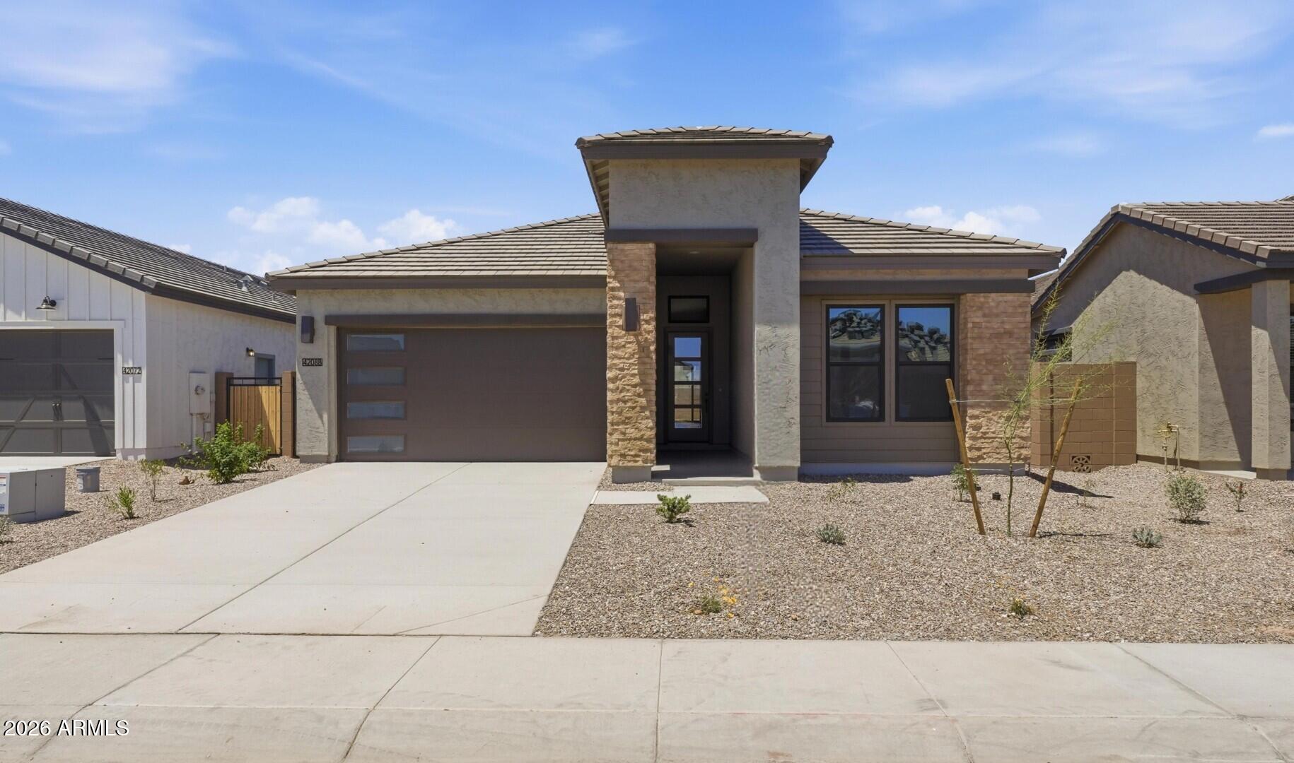 42088 N Tiger Way