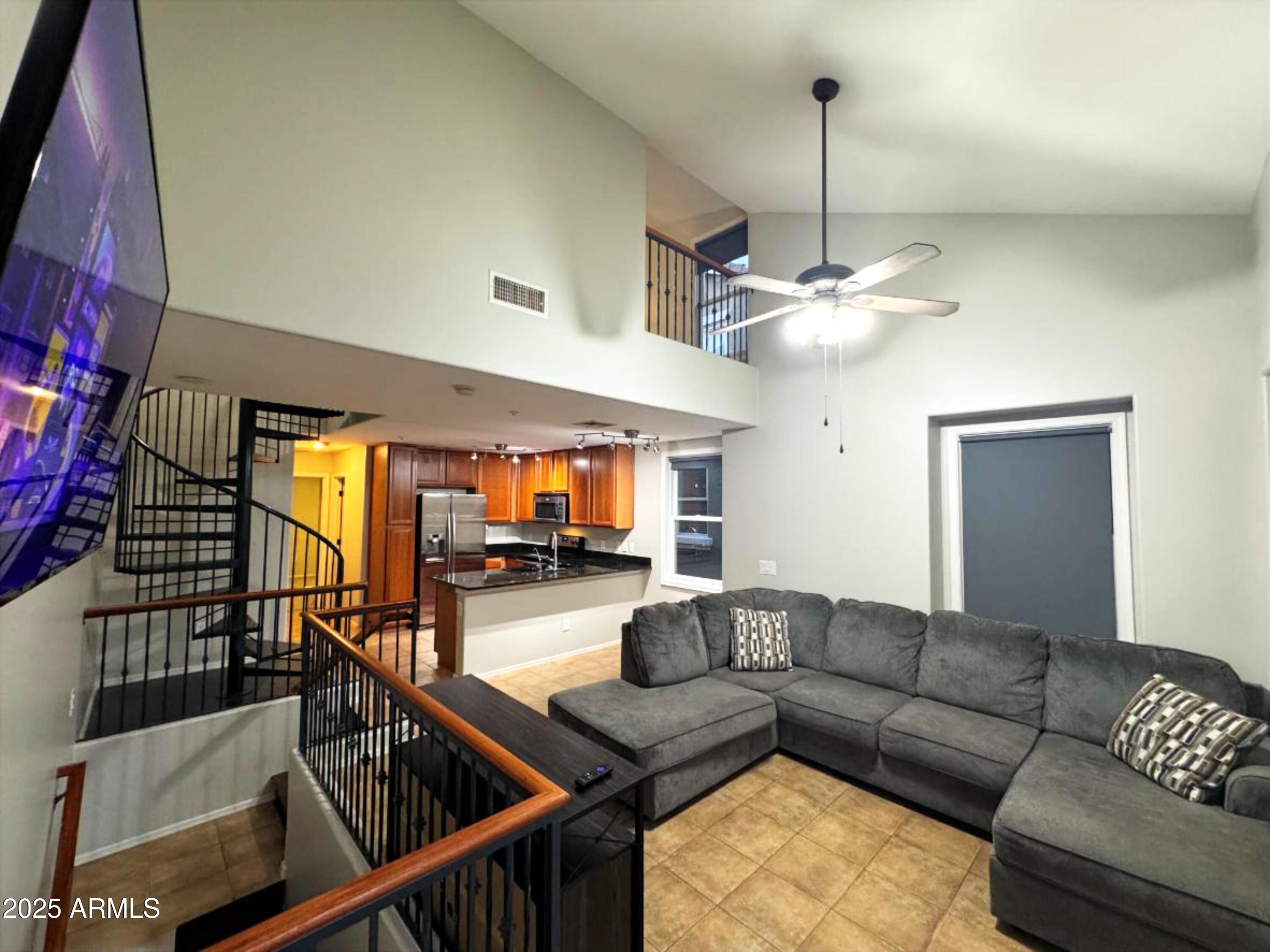 4067 E WINDSOR Drive