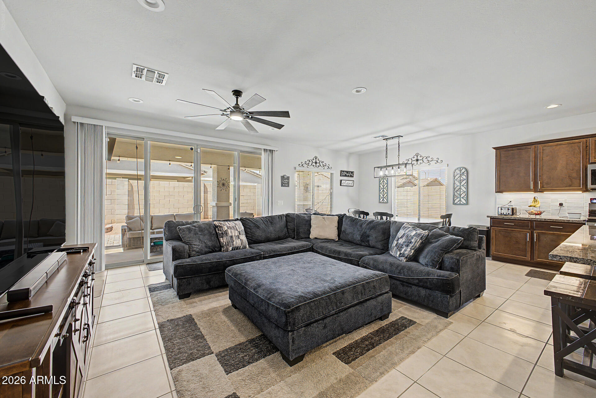 1376 E AVENIDA KINO --