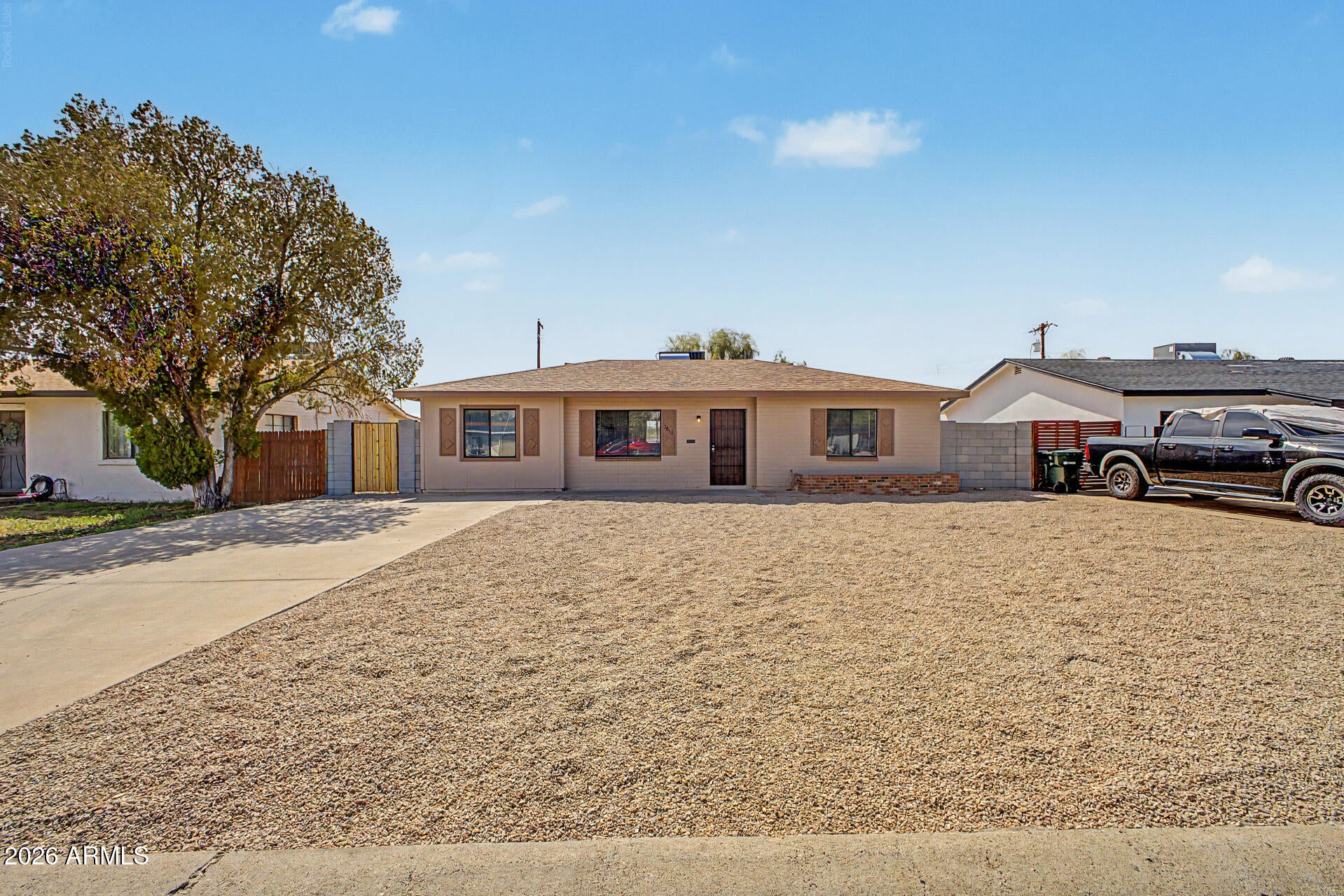 2812 N 32ND Place