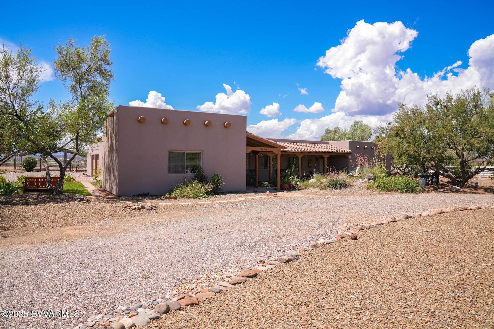 10465 E CREEKVIEW Drive
