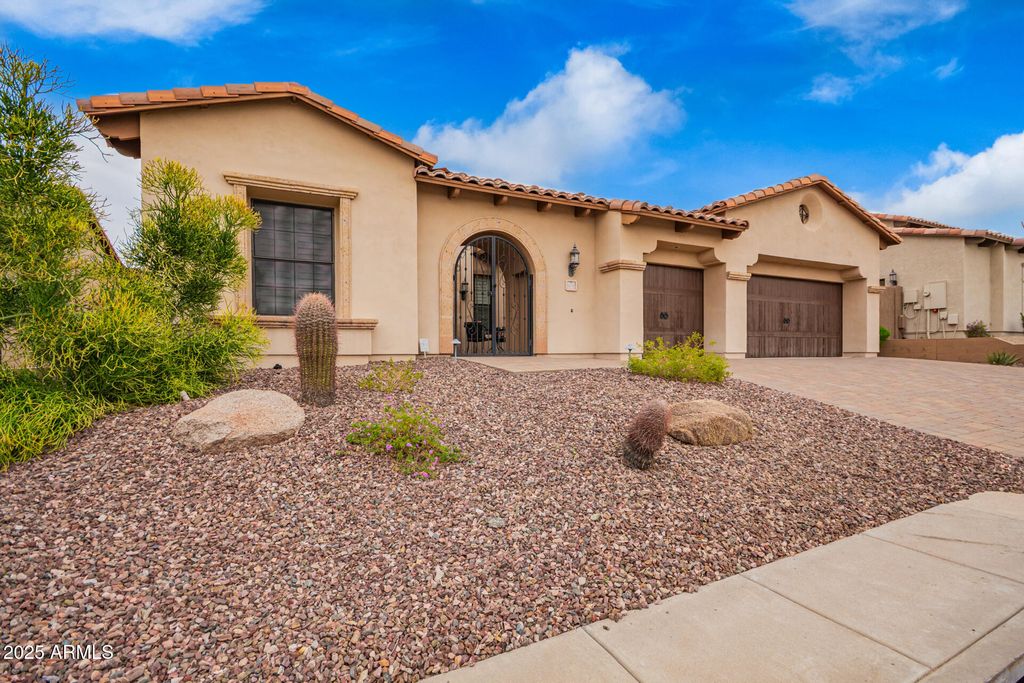 Photo of 8034 E Sugarloaf Circle, Mesa, AZ 85207 (MLS # 6932007)
