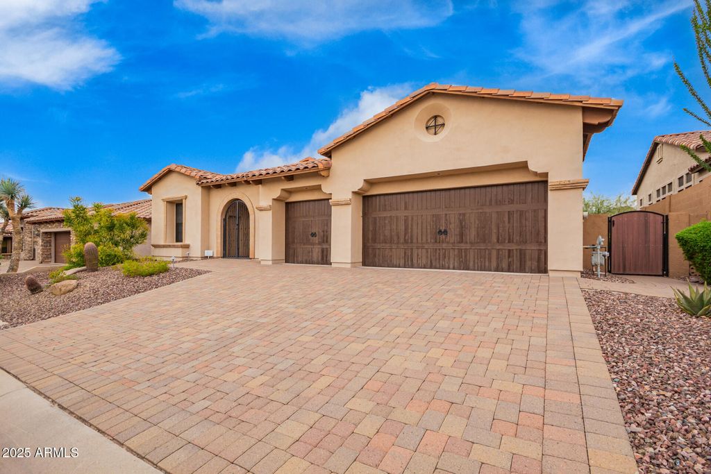 Photo of 8034 E Sugarloaf Circle, Mesa, AZ 85207 (MLS # 6932007)