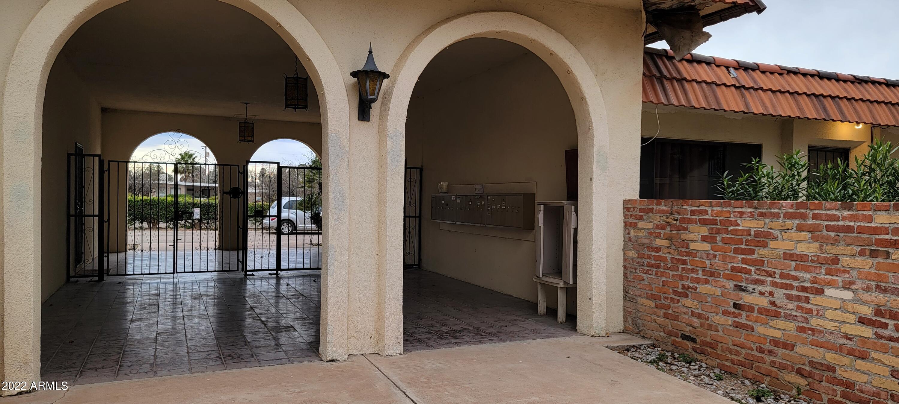 GERONIMO TRAIL TOWNHOUSES - Residential