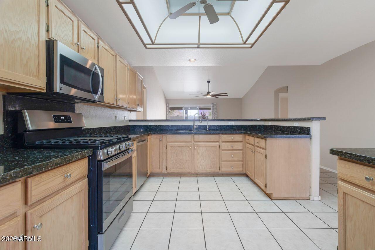 10773 W TONOPAH Drive