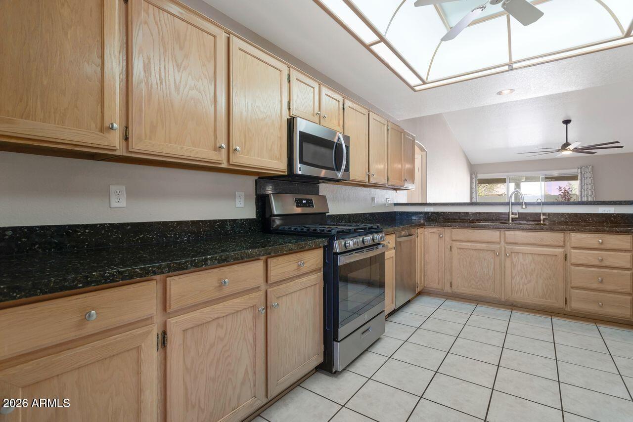 10773 W TONOPAH Drive