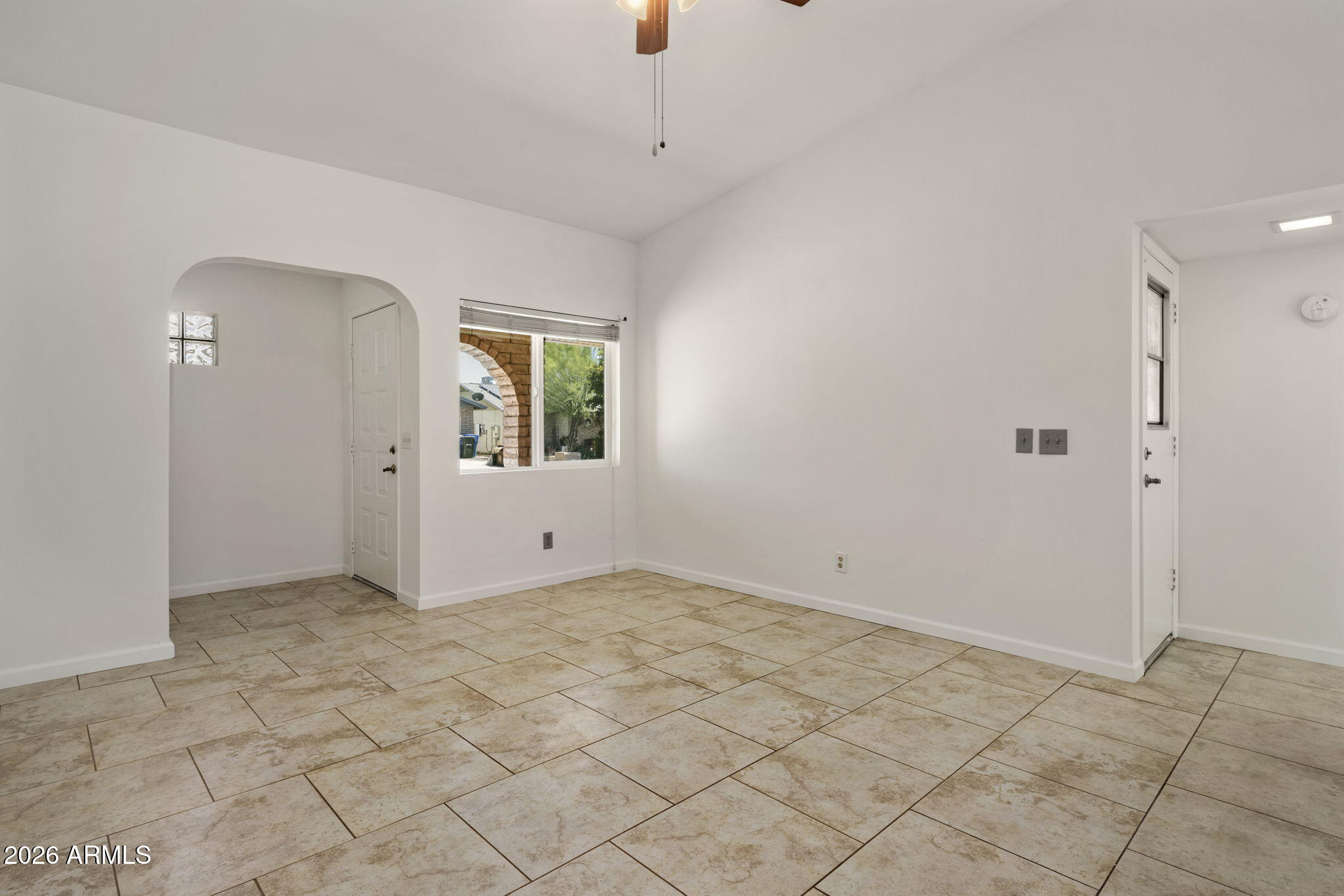 406 E ORAIBI Drive