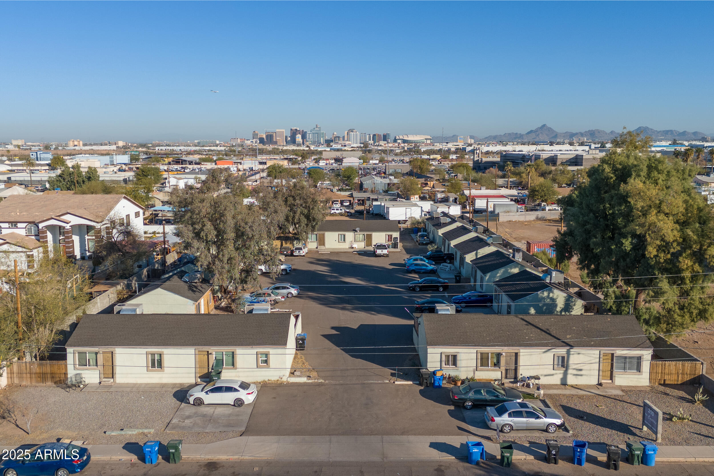 210 E ILLINI Street