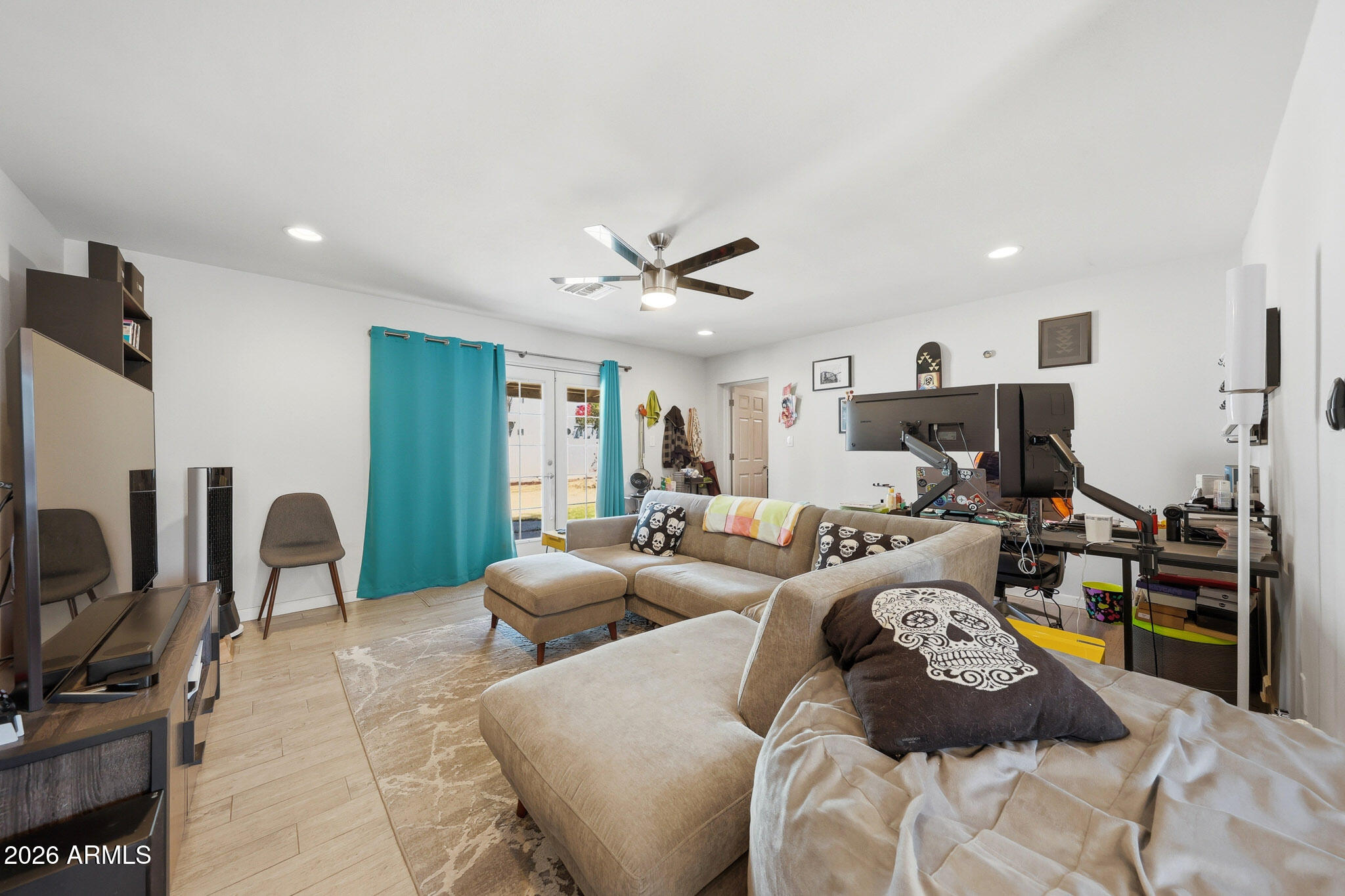 GARDEN GROVE - Residential
