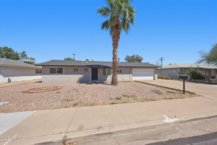 Turn up the charm in this 3 bed, 2 bath gem! Enjoy a bright, modern feel with recessed lighting and sleek stainless steel appliances. Stay connected with fiber-ready internet, while a newer roof and fresh insulation add comfort and efficiency. Perfectly situated near freeways, Tempe Marketplace, and Riverview Park for shopping, dining, and outdoor fun. Plus, an RV gate and dedicated parking give you room for all your adventures. This one checks all the boxes!