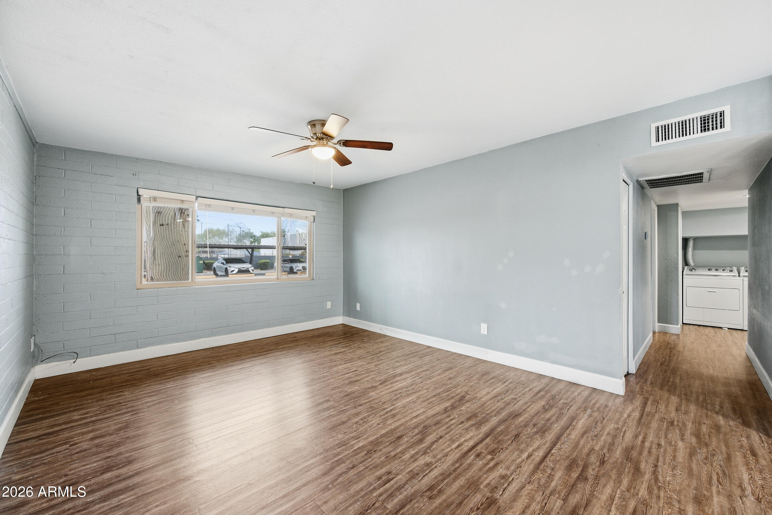 1518 W COLTER Street 14