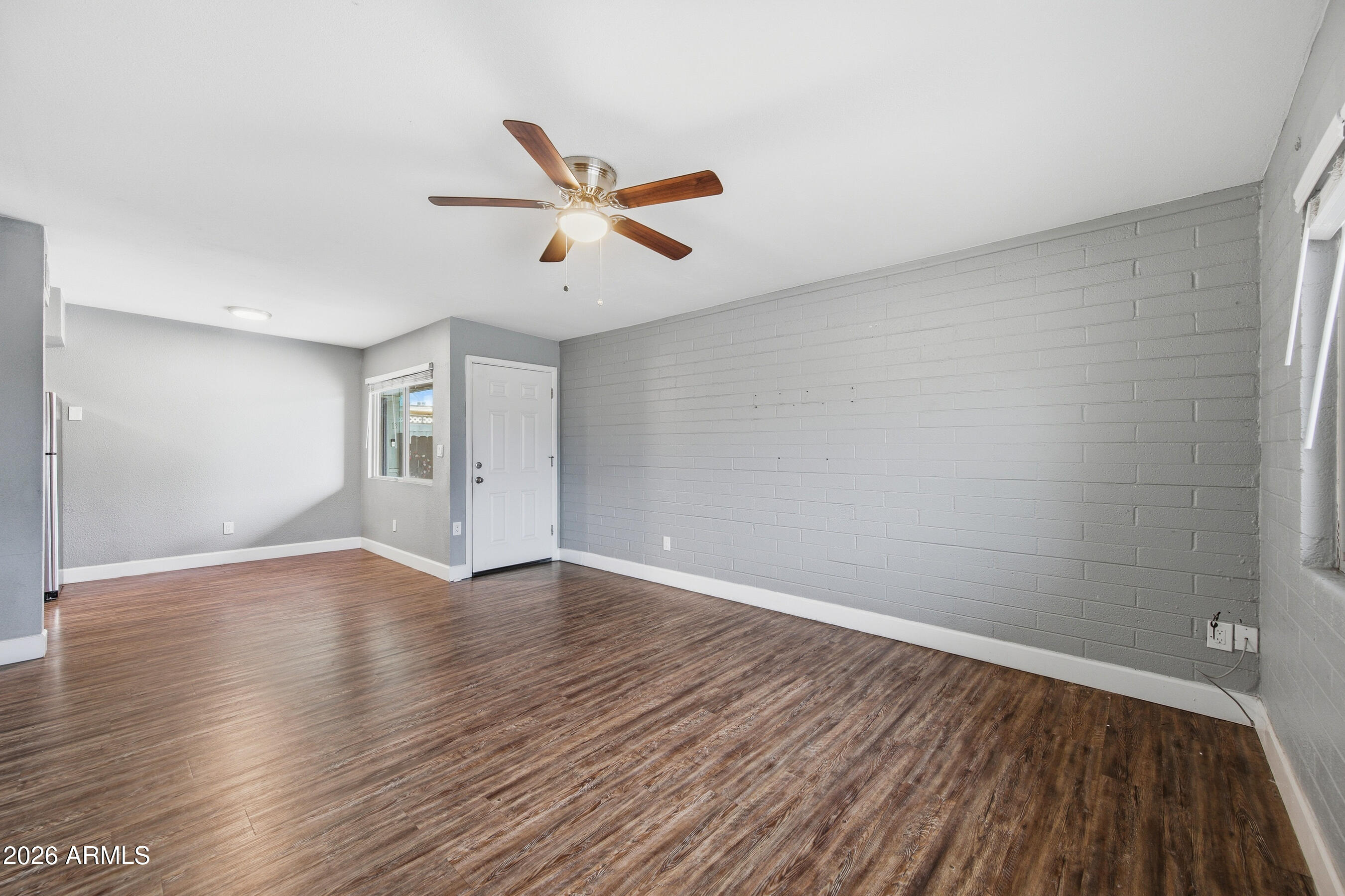 1518 W COLTER Street 14