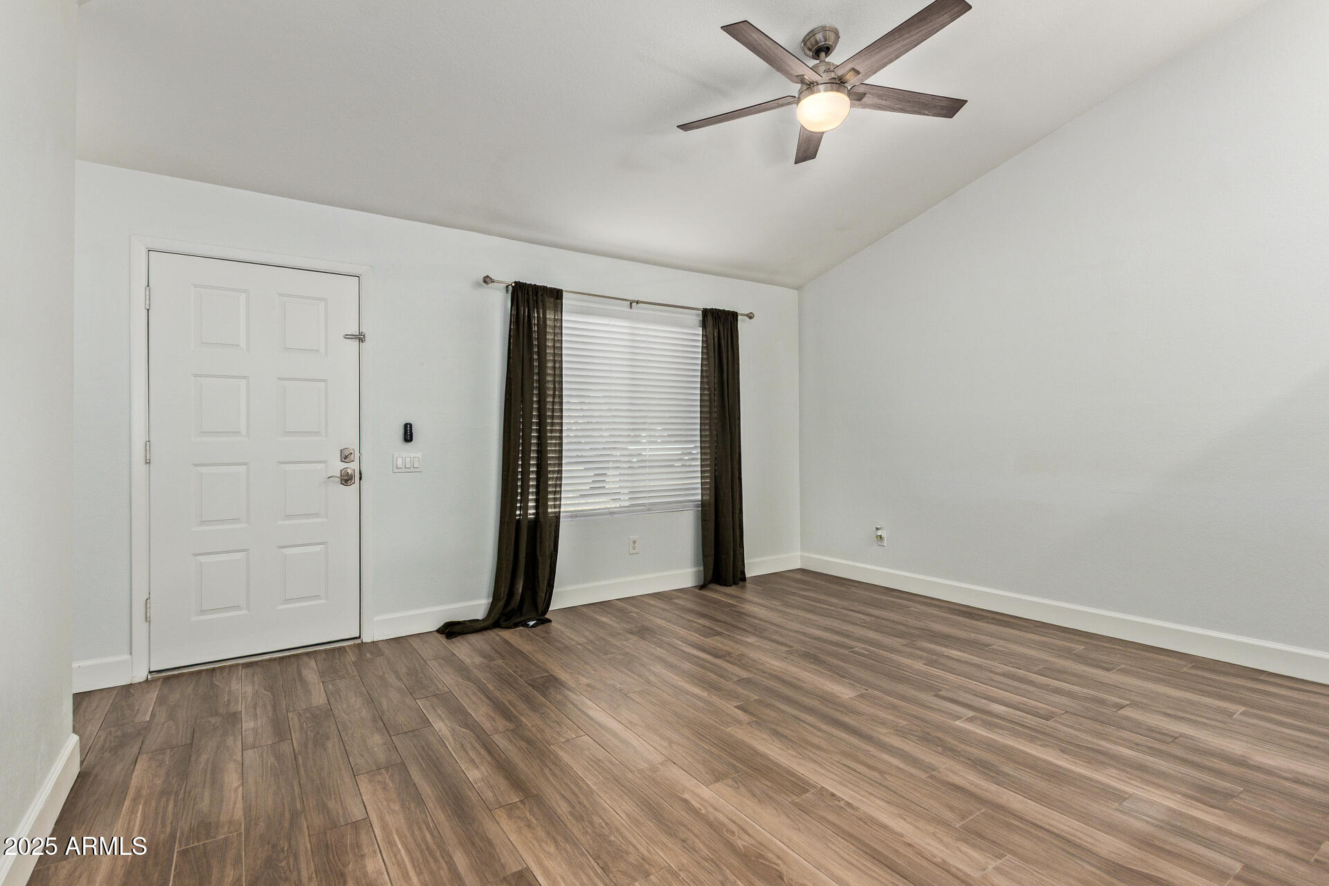 1833 E SANDRA Terrace