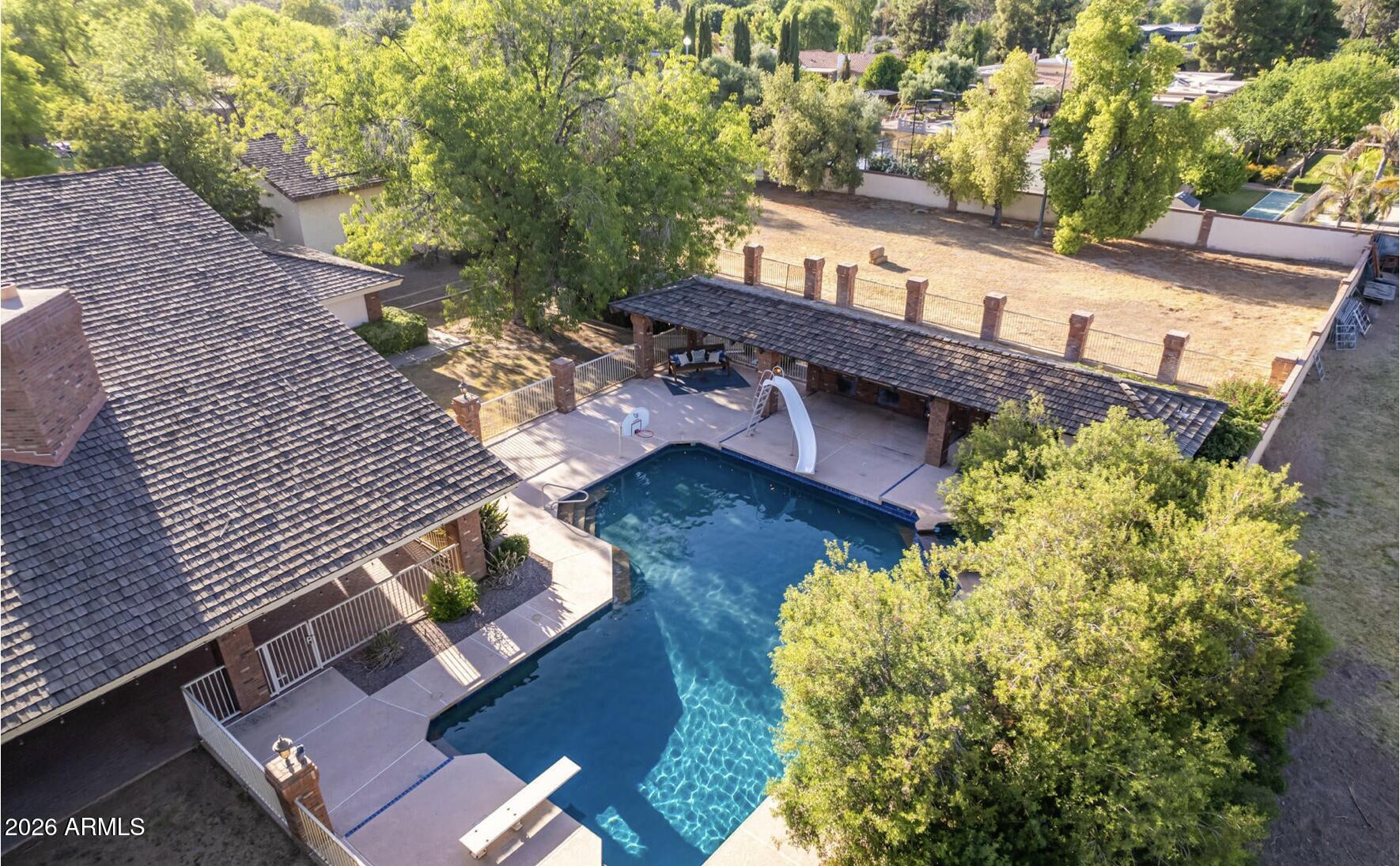 1020 E CAROLINE Lane