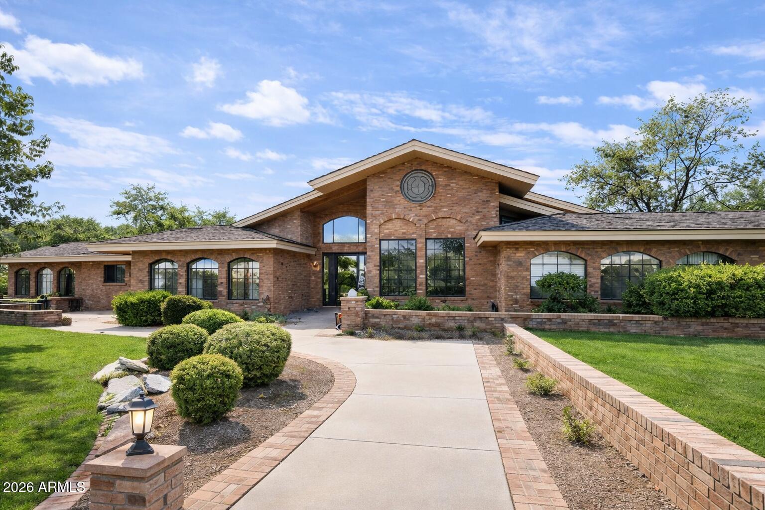 1020 E CAROLINE Lane