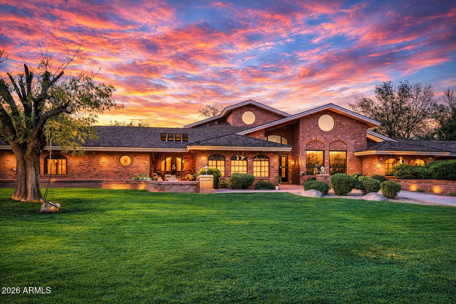 1020 E CAROLINE Lane