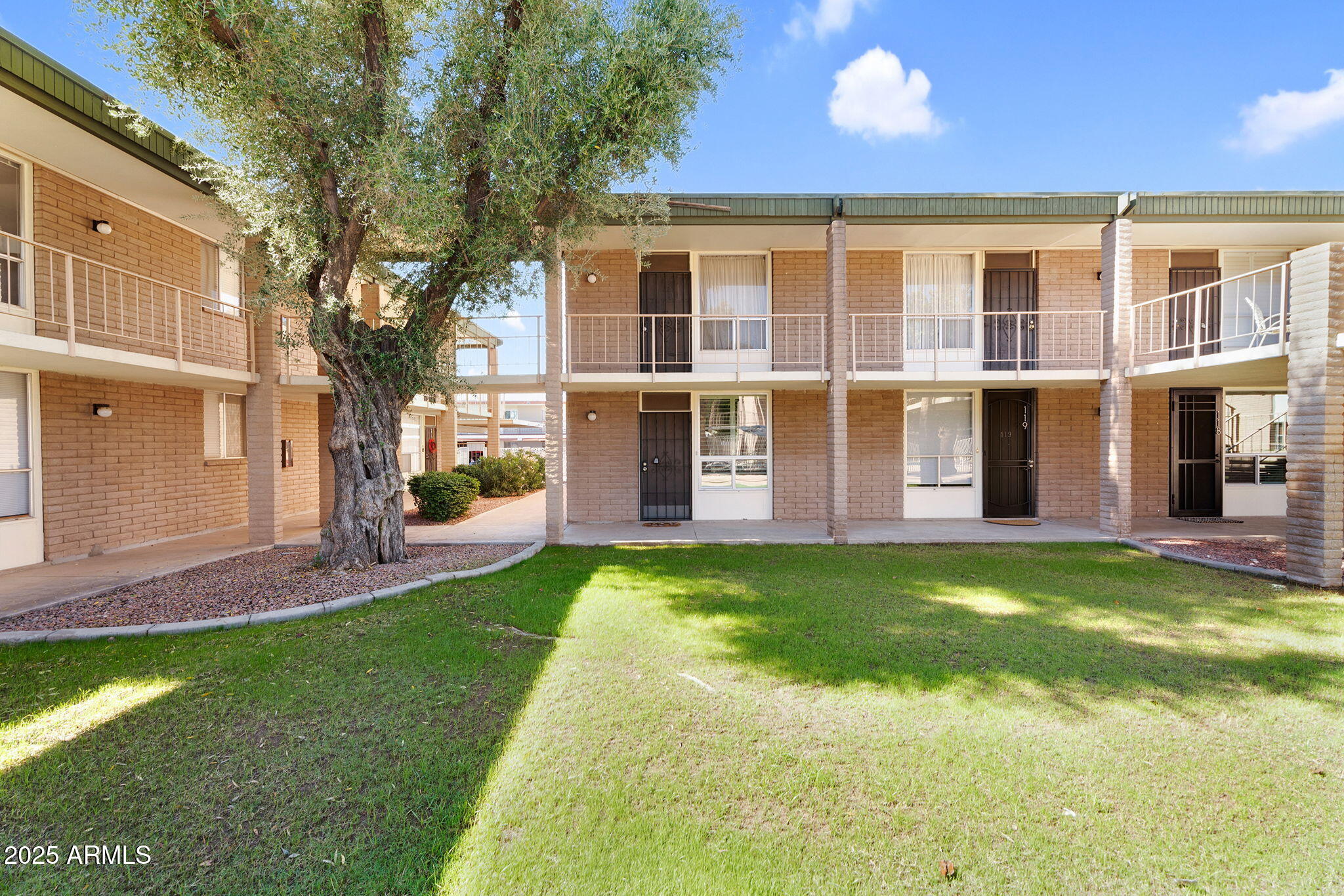 3737 E TURNEY Avenue 120