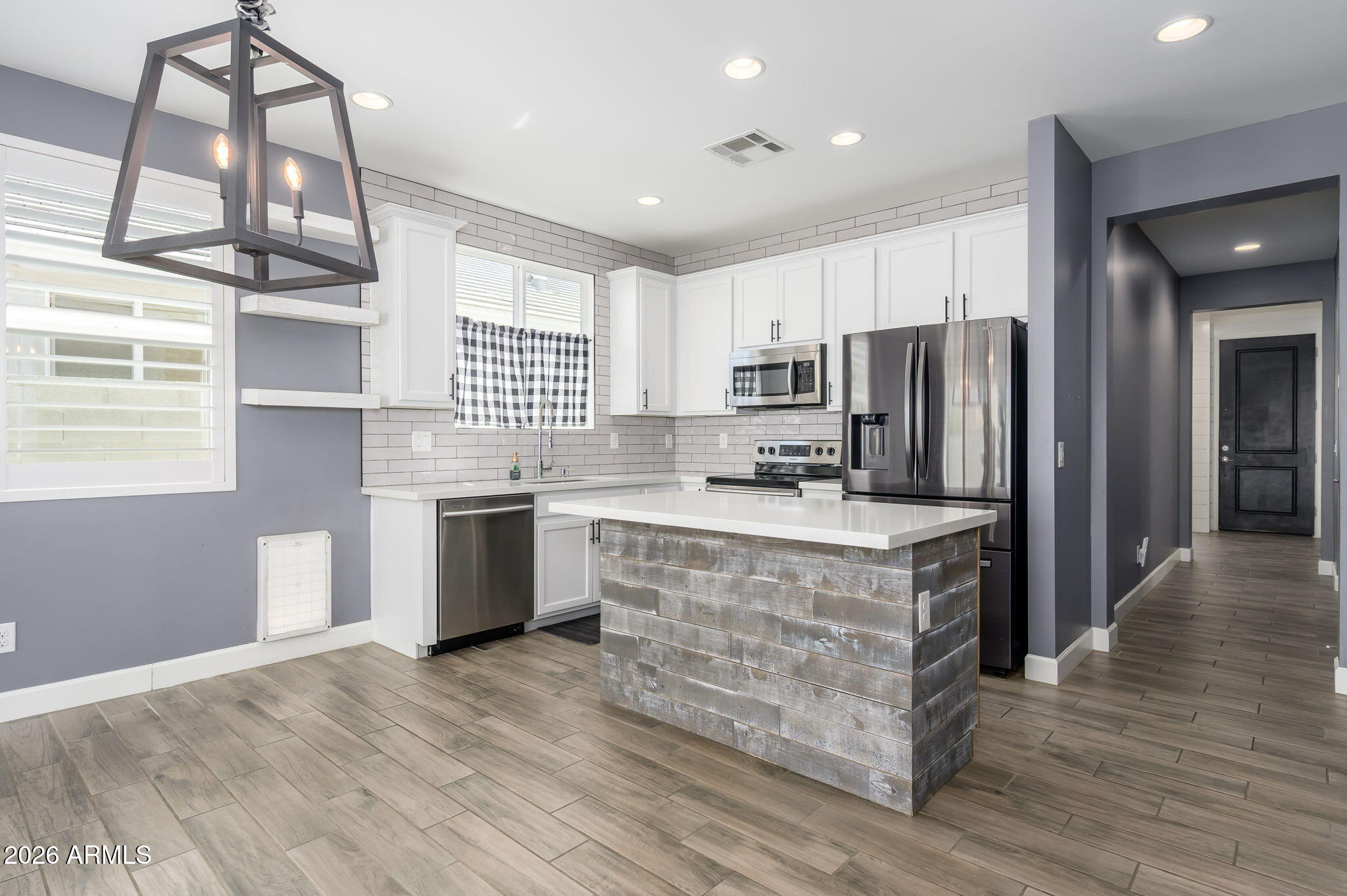 542 E BAMBOO Lane