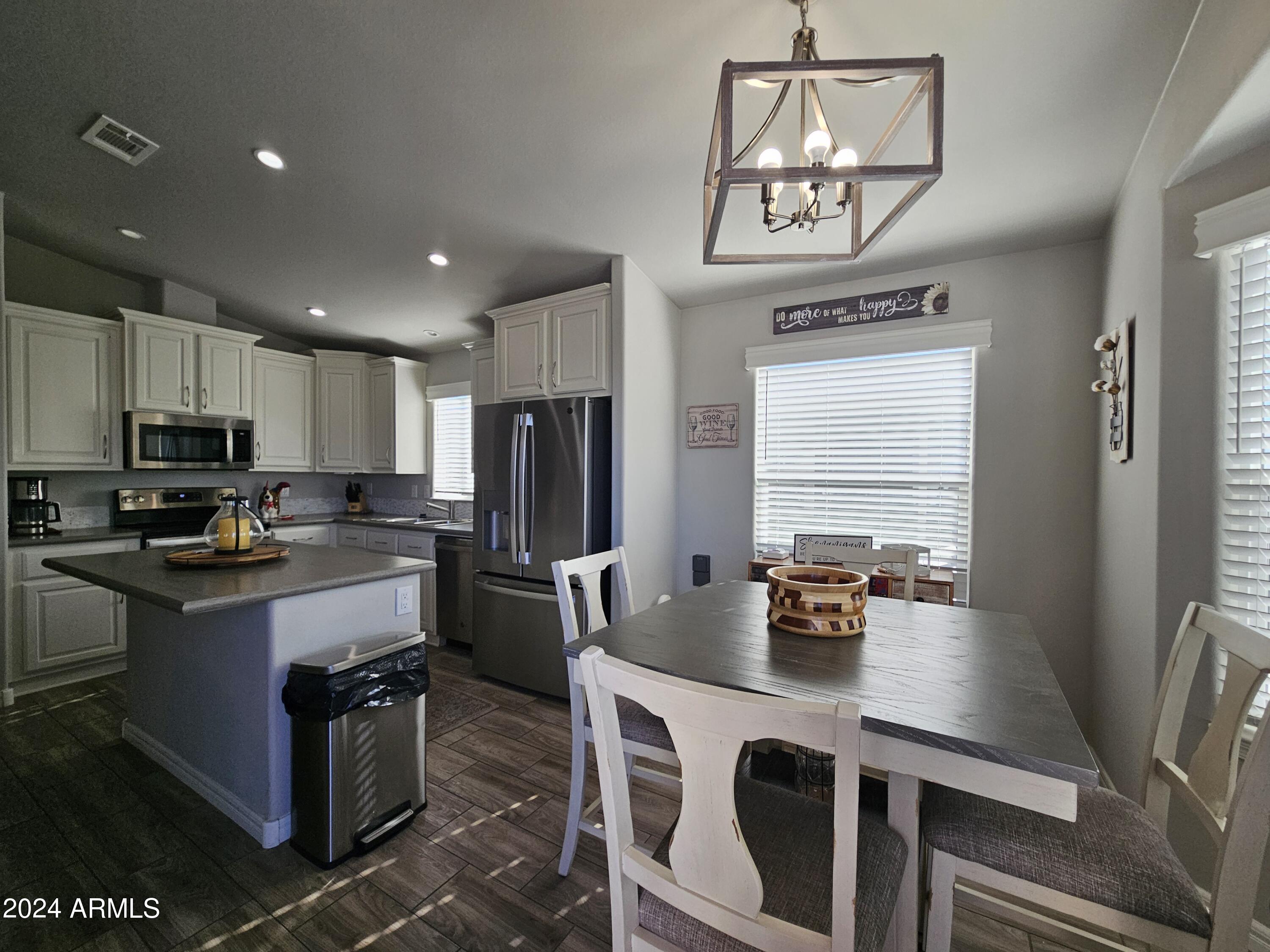 650 N Hawes Road 3314