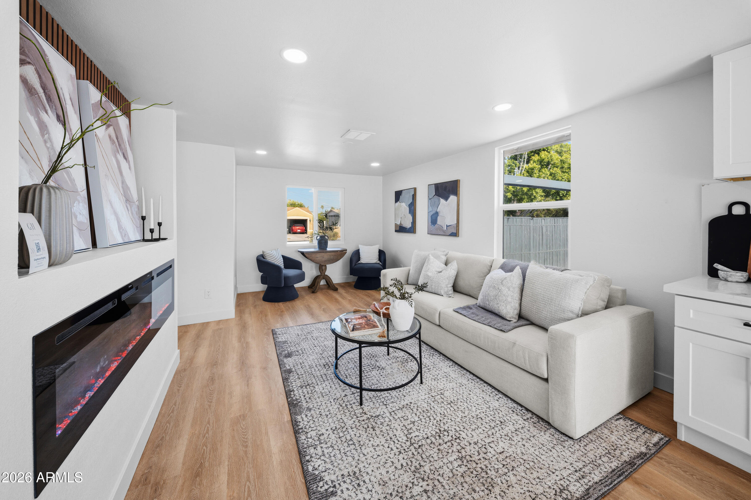 934 S PIONEER Street
