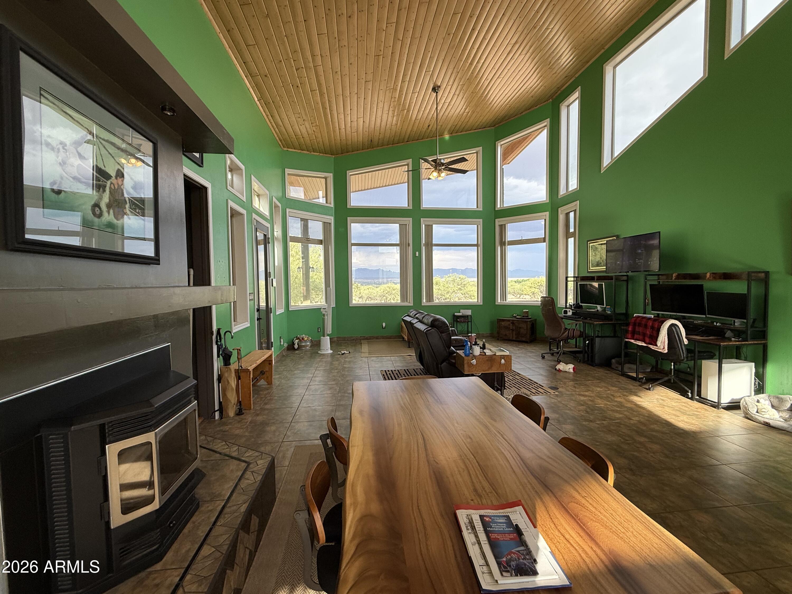 2305 W RABBITT Trail