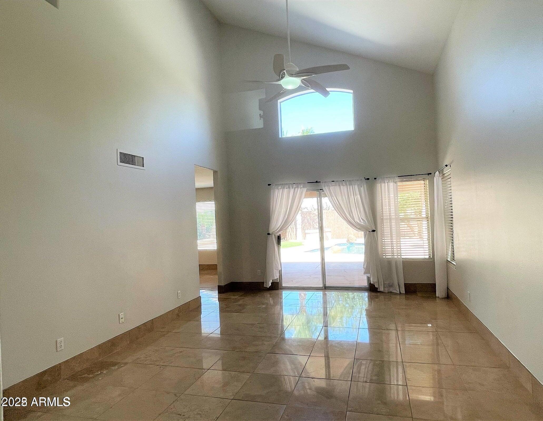 4034 E ANDERSON Drive