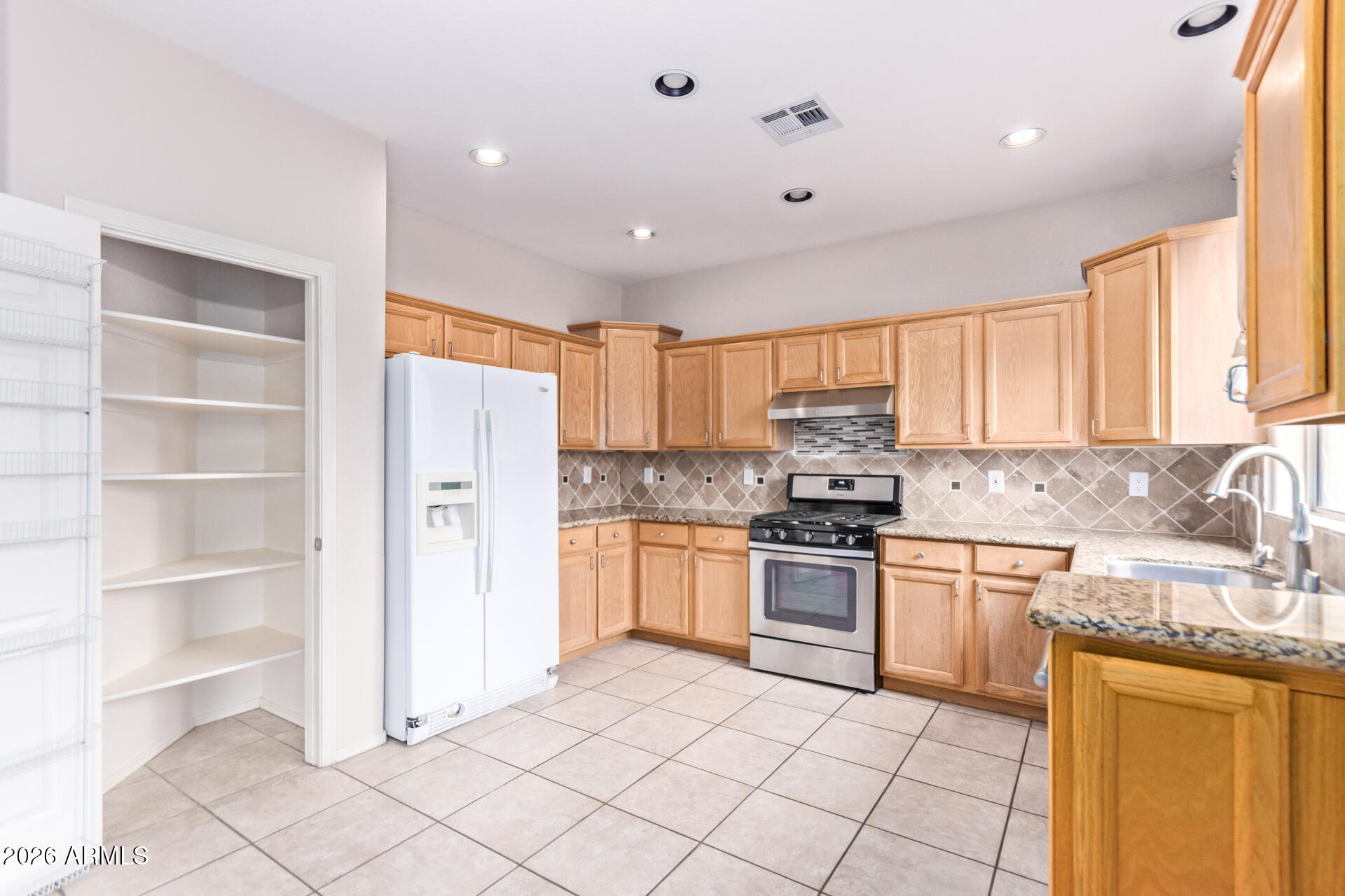 1373 W THOMPSON Way