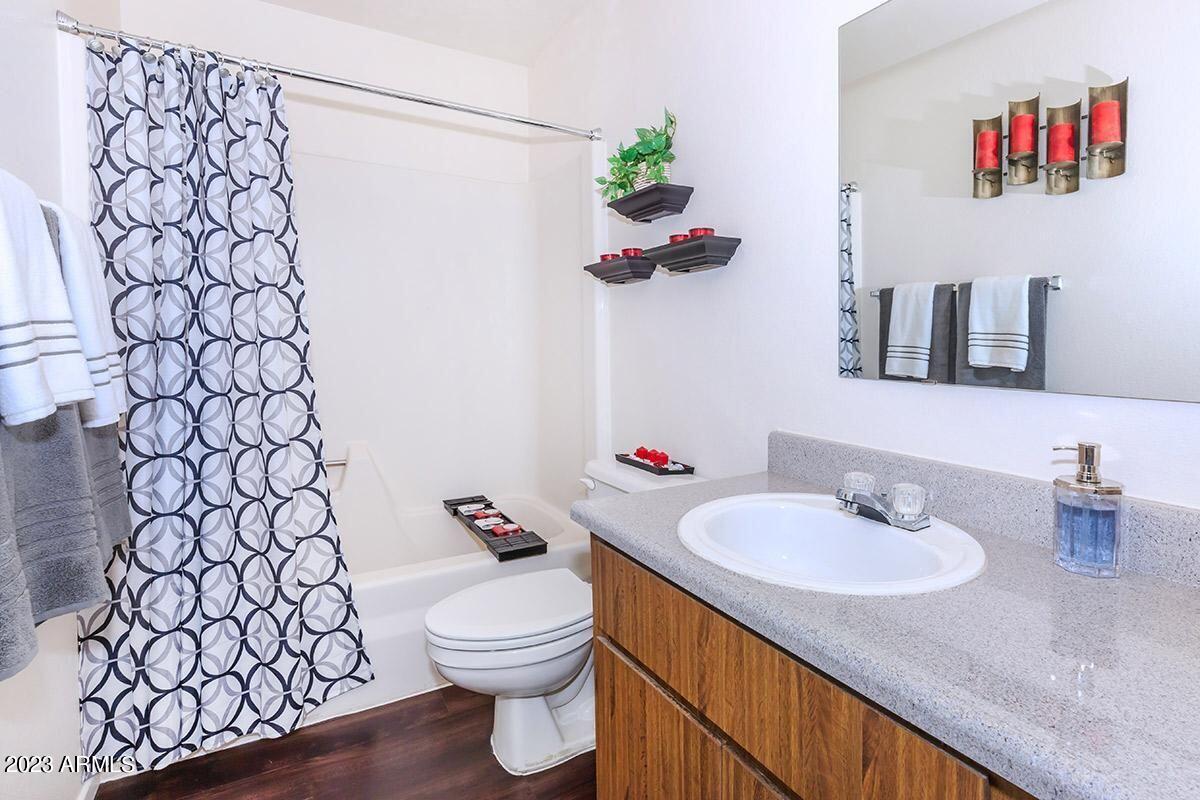 1522 E SOUTHERN Avenue 2