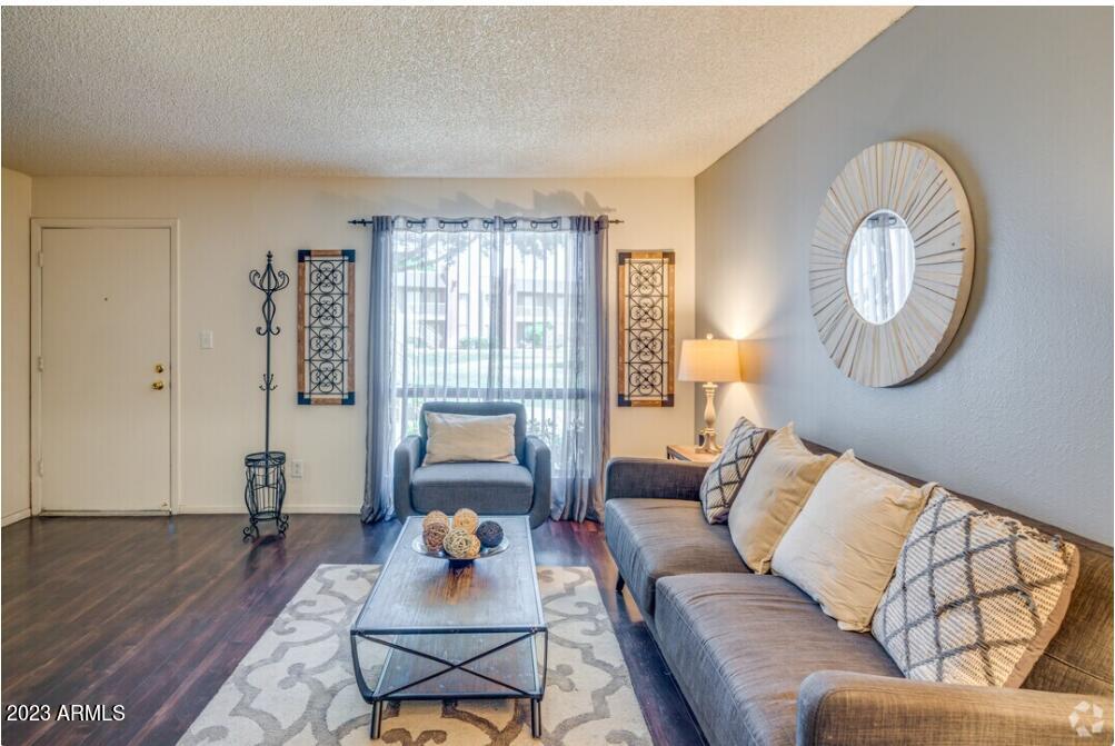 1522 E SOUTHERN Avenue 2