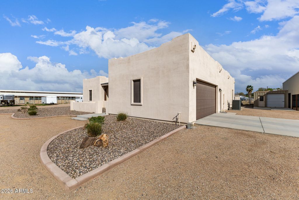 Photo of 17524 E Brooks Farm Road, Gilbert, AZ 85298 (MLS # 6985198)
