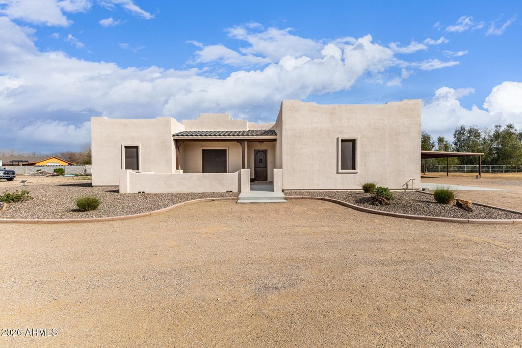 Photo of 17524 E Brooks Farm Road, Gilbert, AZ 85298 (MLS # 6985198)